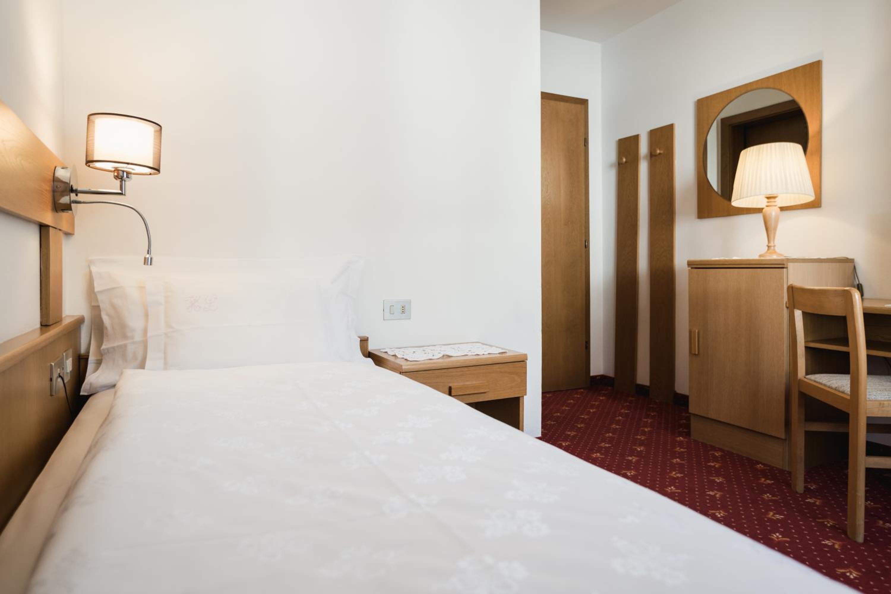 Standard Single Room with Mountain View photo 3