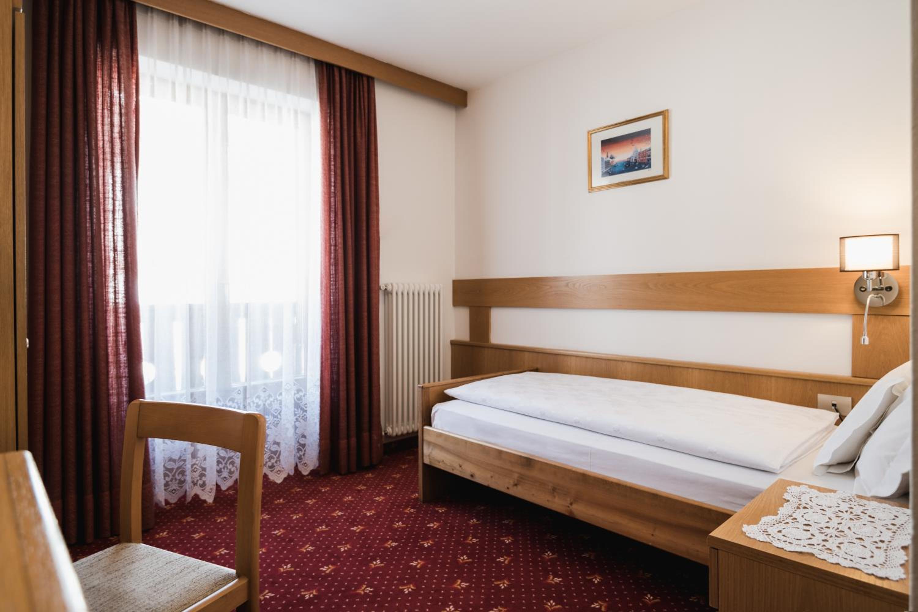 Standard Single Room with Mountain View