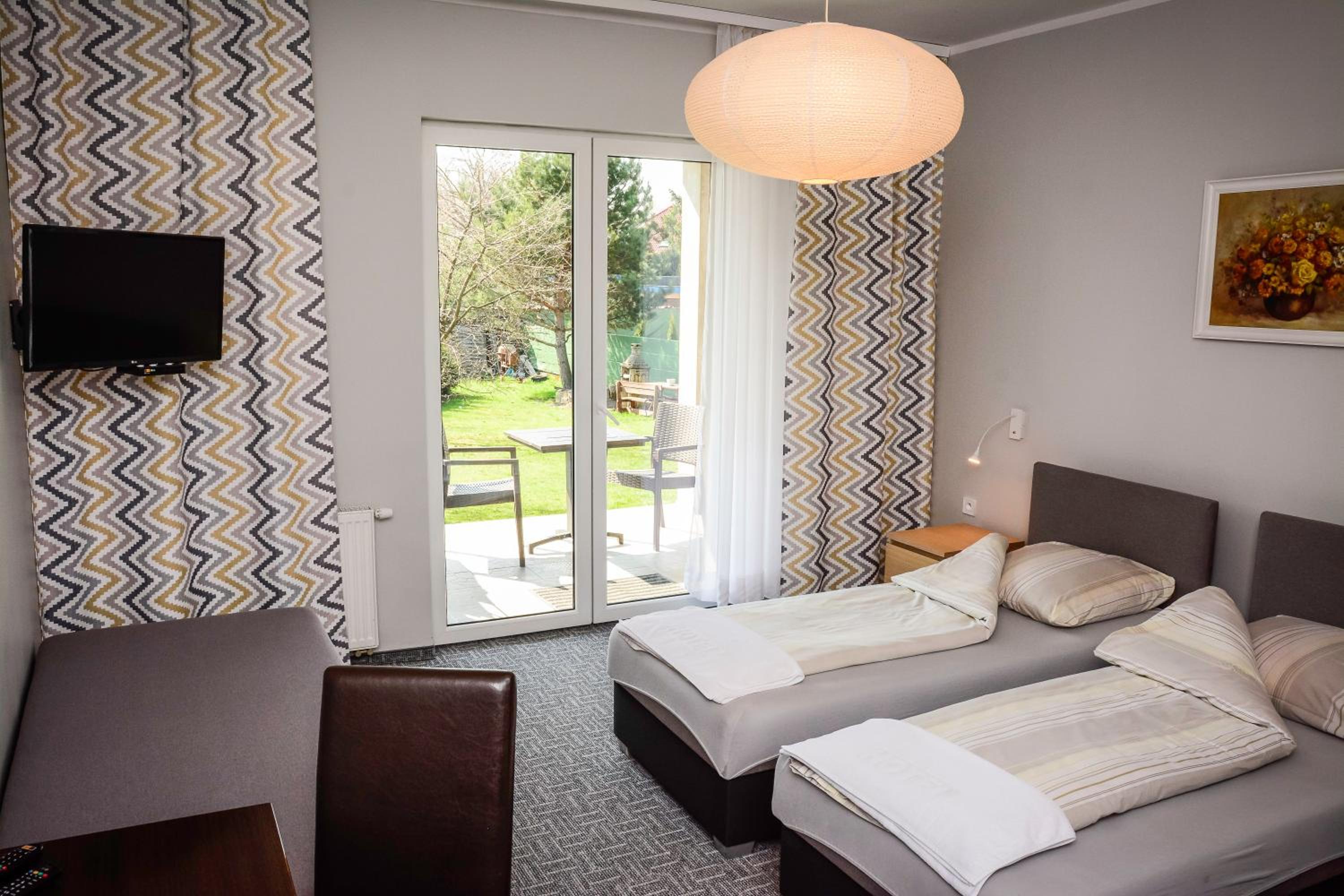 Triple Room with Bathroom - Photo 1