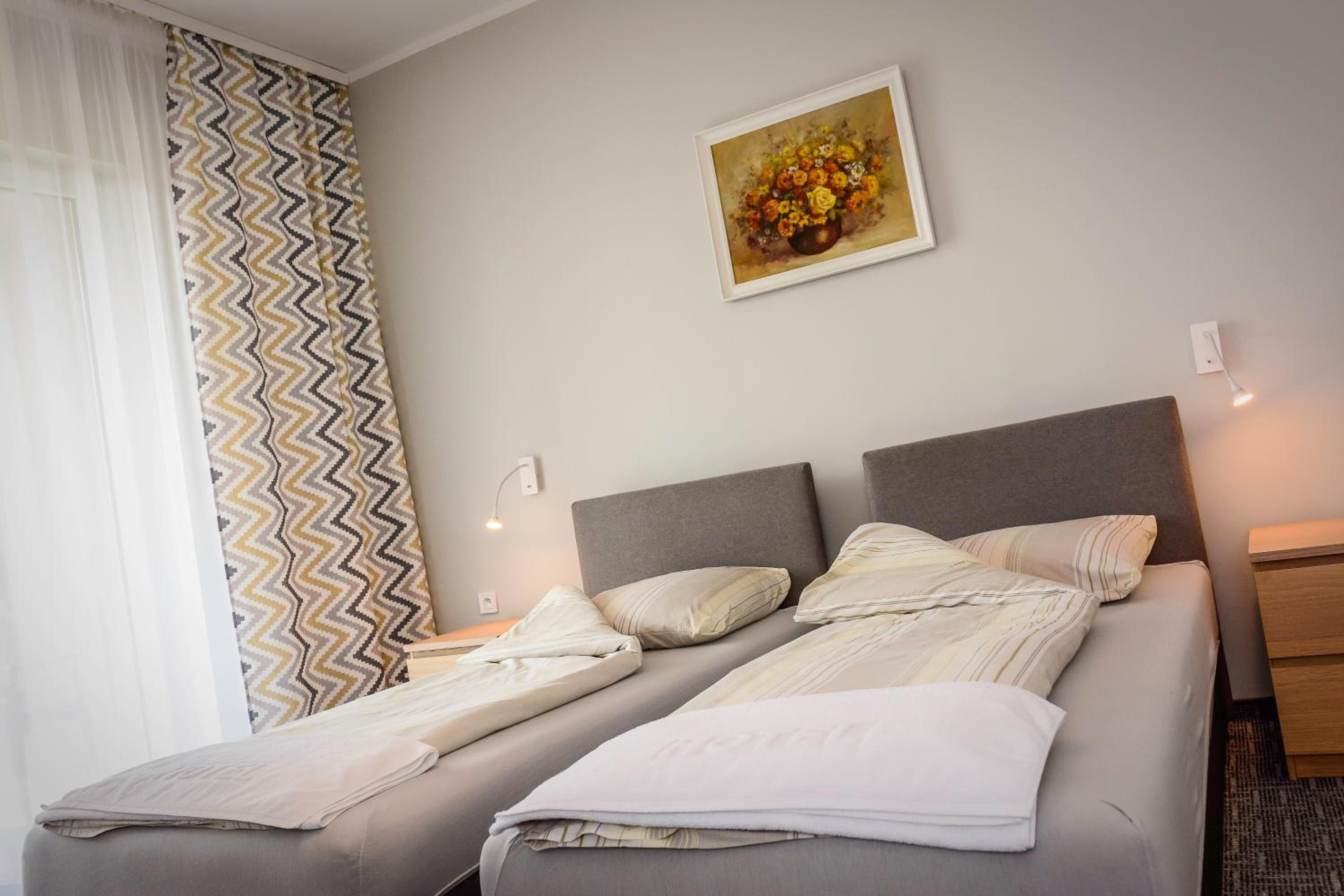 Triple Room with Bathroom - Photo 7