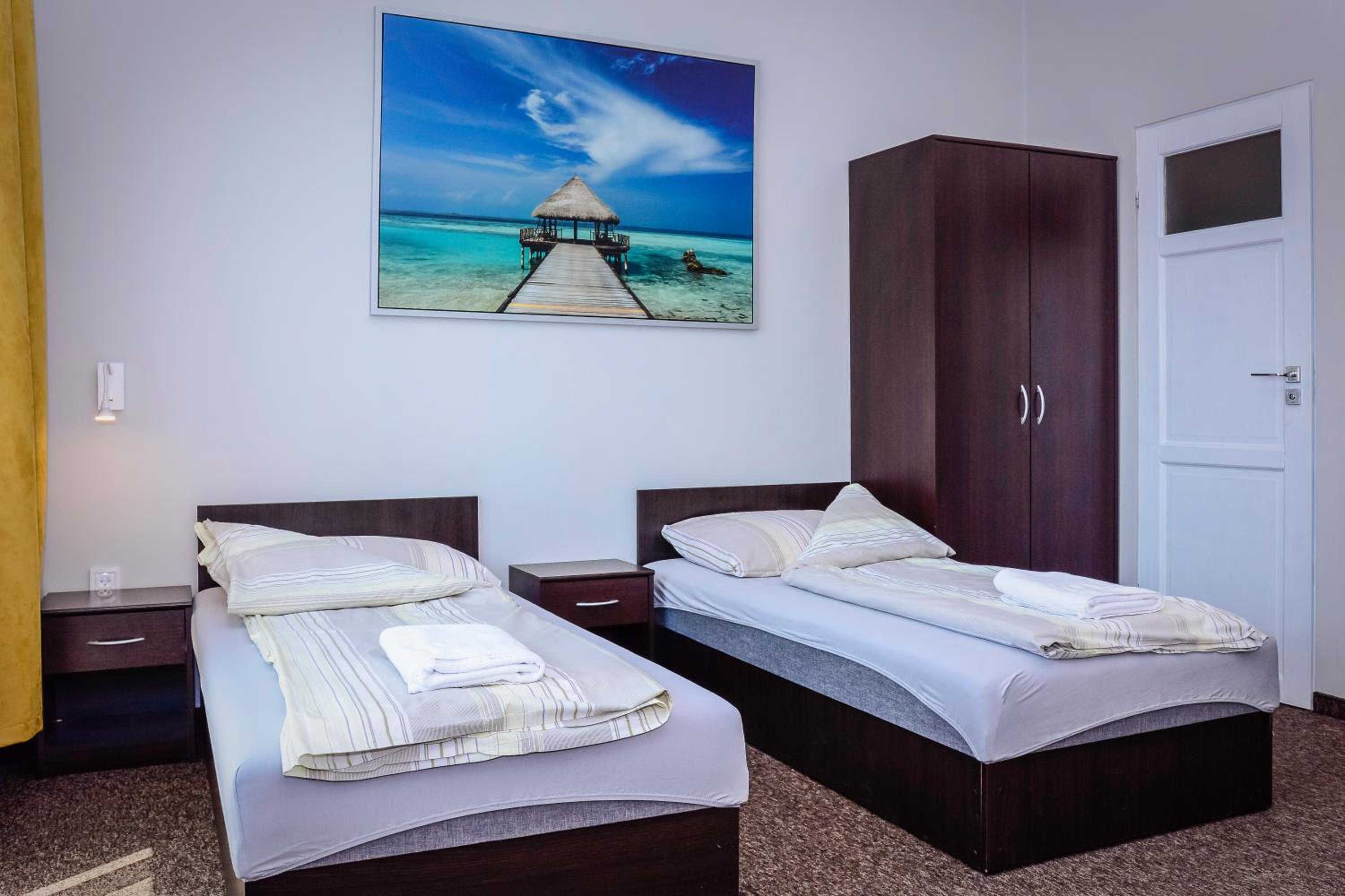 Triple Room with Bathroom - Photo 9