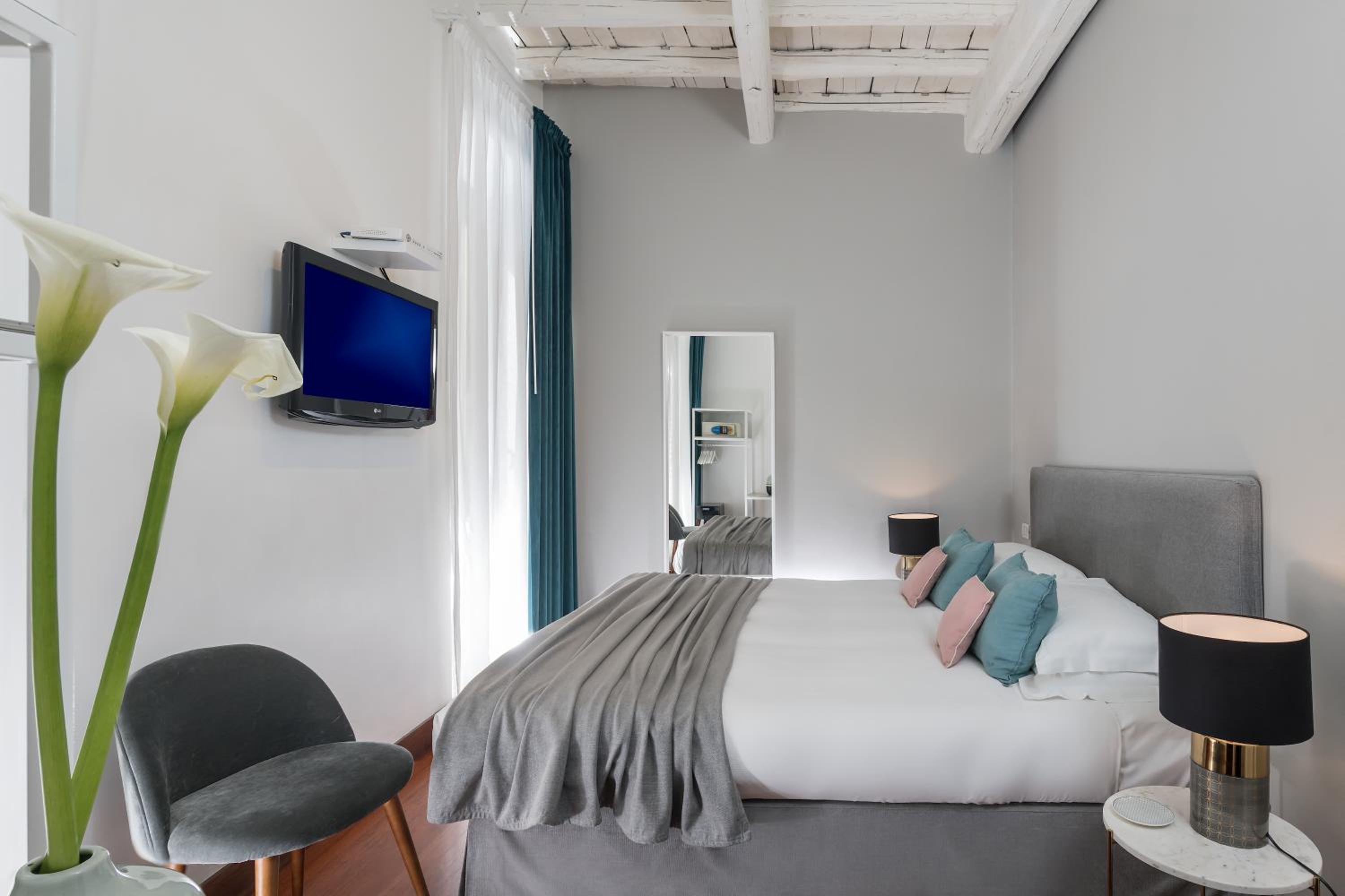 Standard Double or Twin Room photo 1