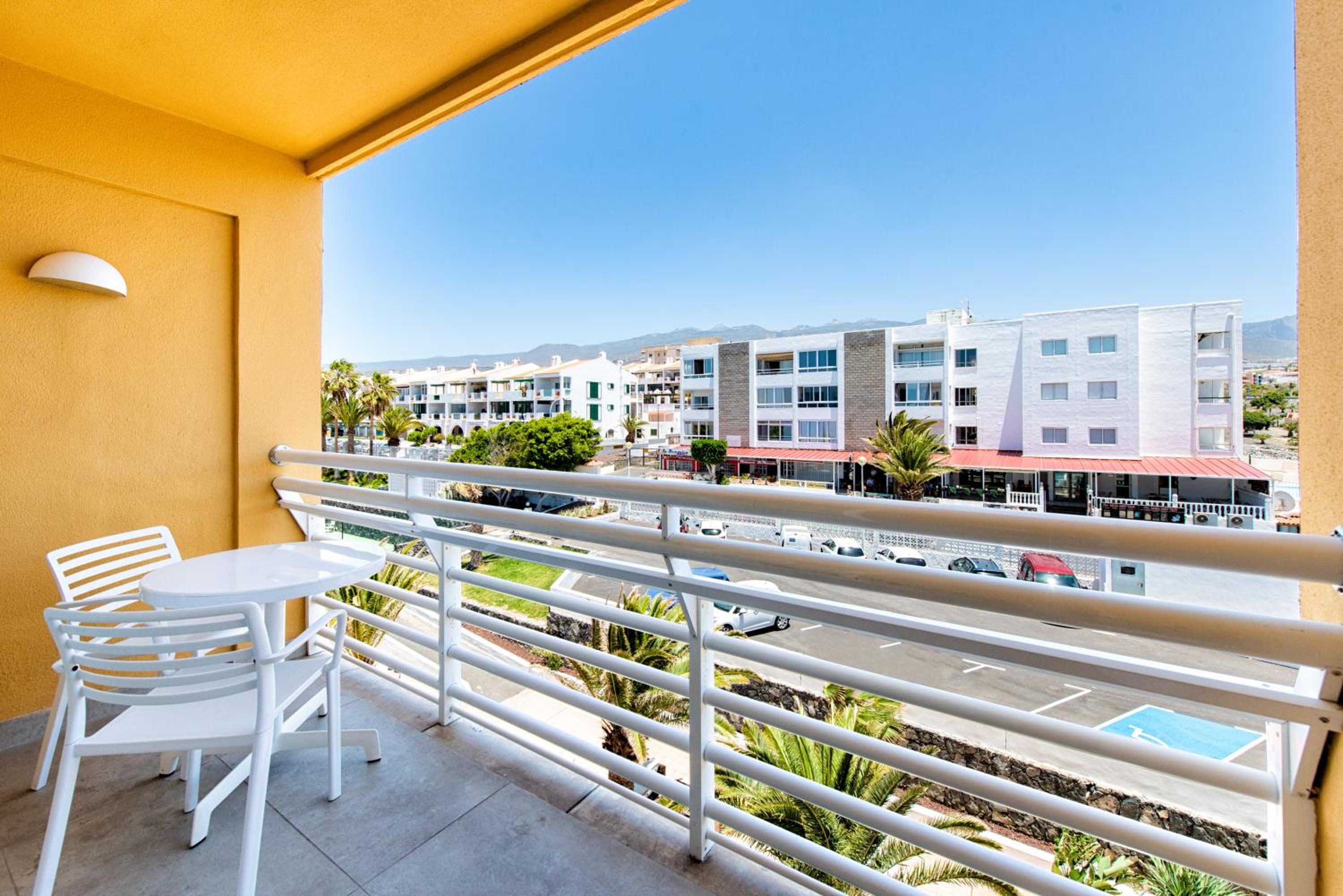Apartment with Mountain View (2 Adults+1 Child) photo 2