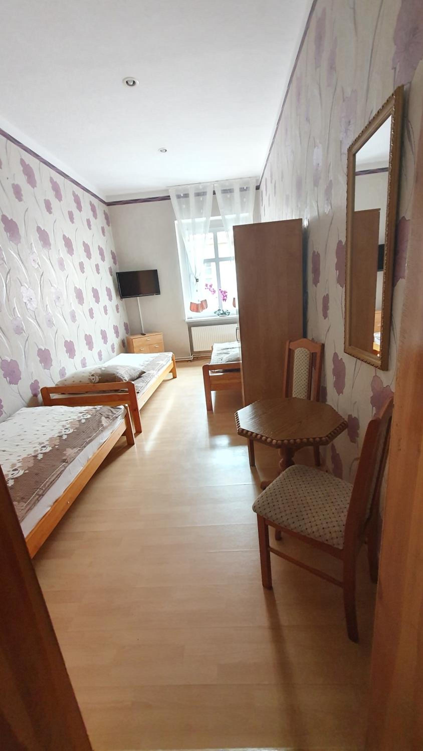 Economy Triple Room with Shared Bathroom photo 1