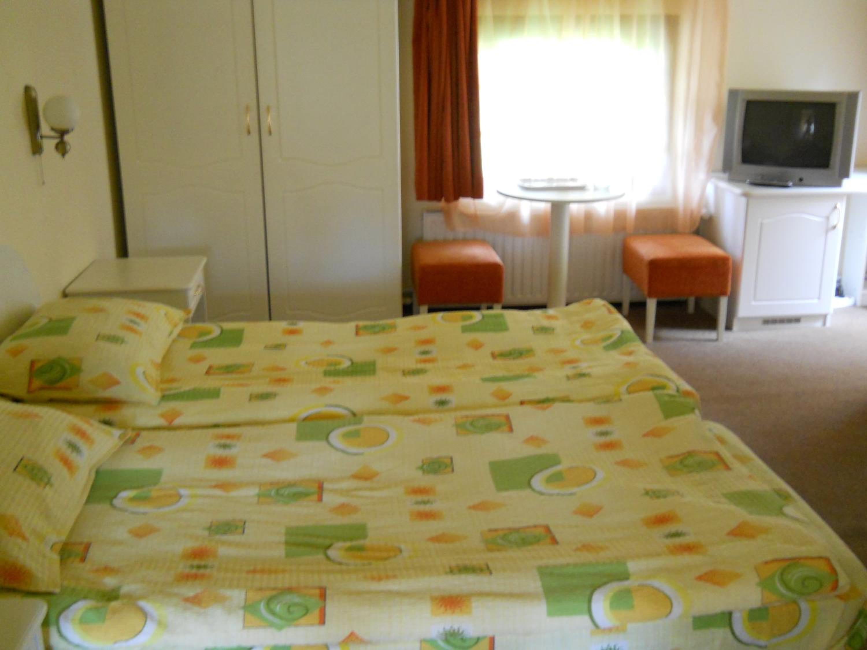 Two-Bedroom Suite with Balcony photo 2