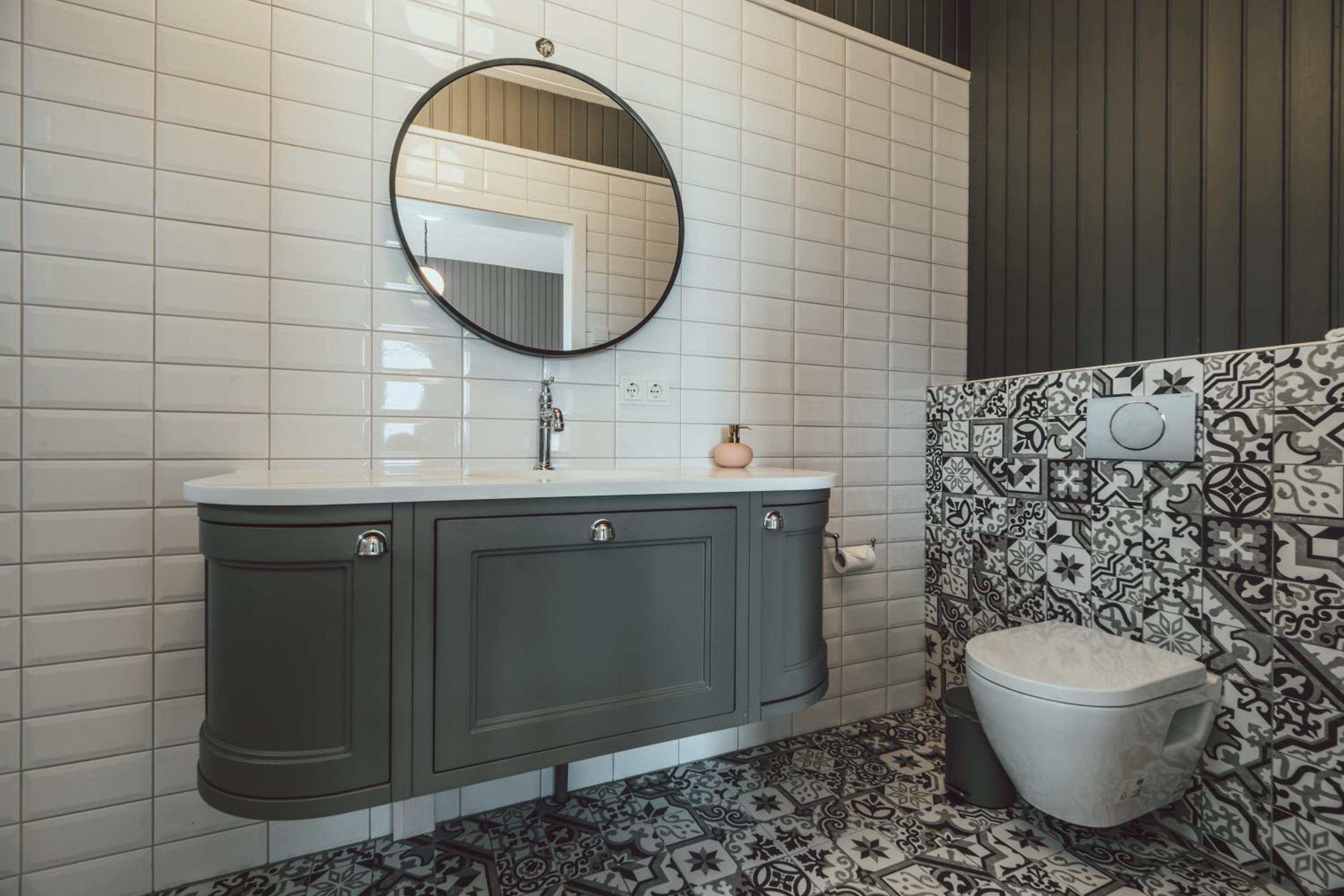 Double or Twin Room with Private Bathroom - Photo 9