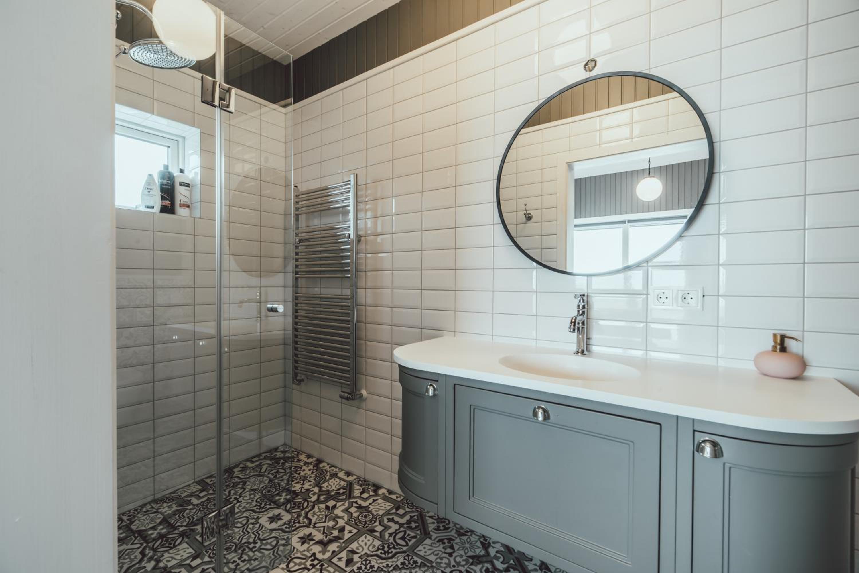 Double or Twin Room with Private Bathroom - Photo 8