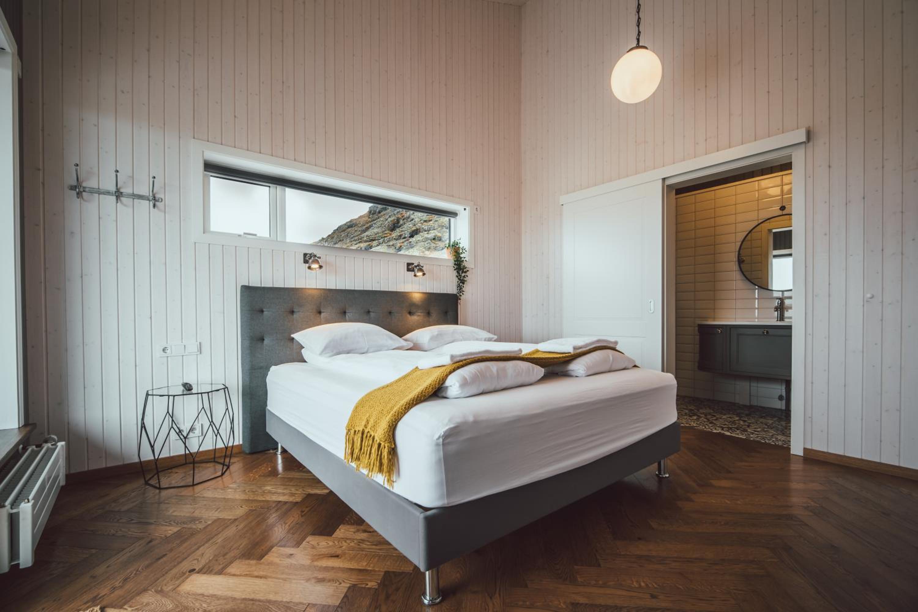 Double or Twin Room with Private Bathroom - Photo 4
