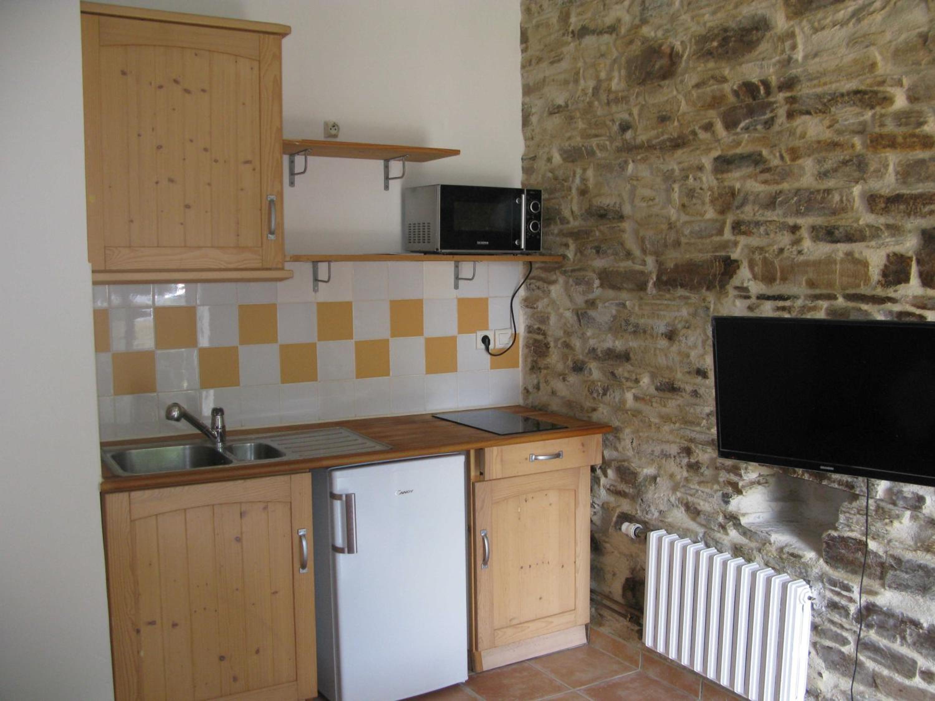 Double or Twin Room - Photo 11