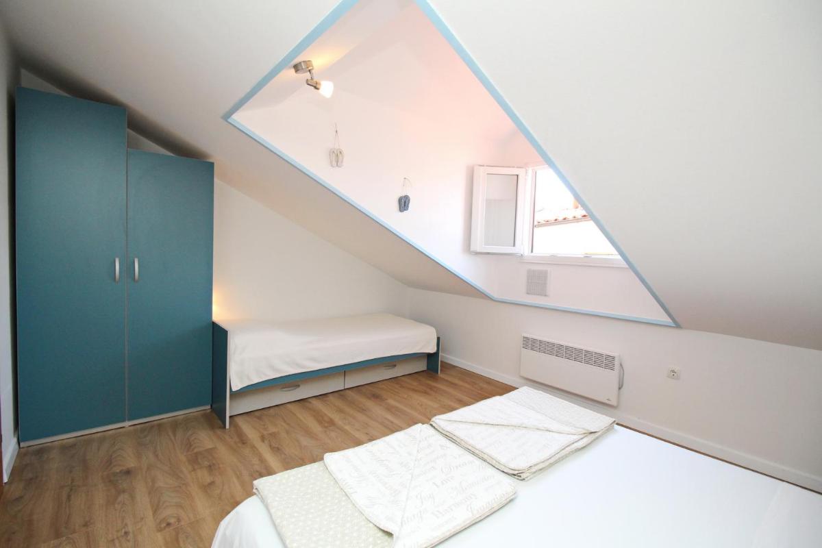 One-Bedroom Apartment photo 3