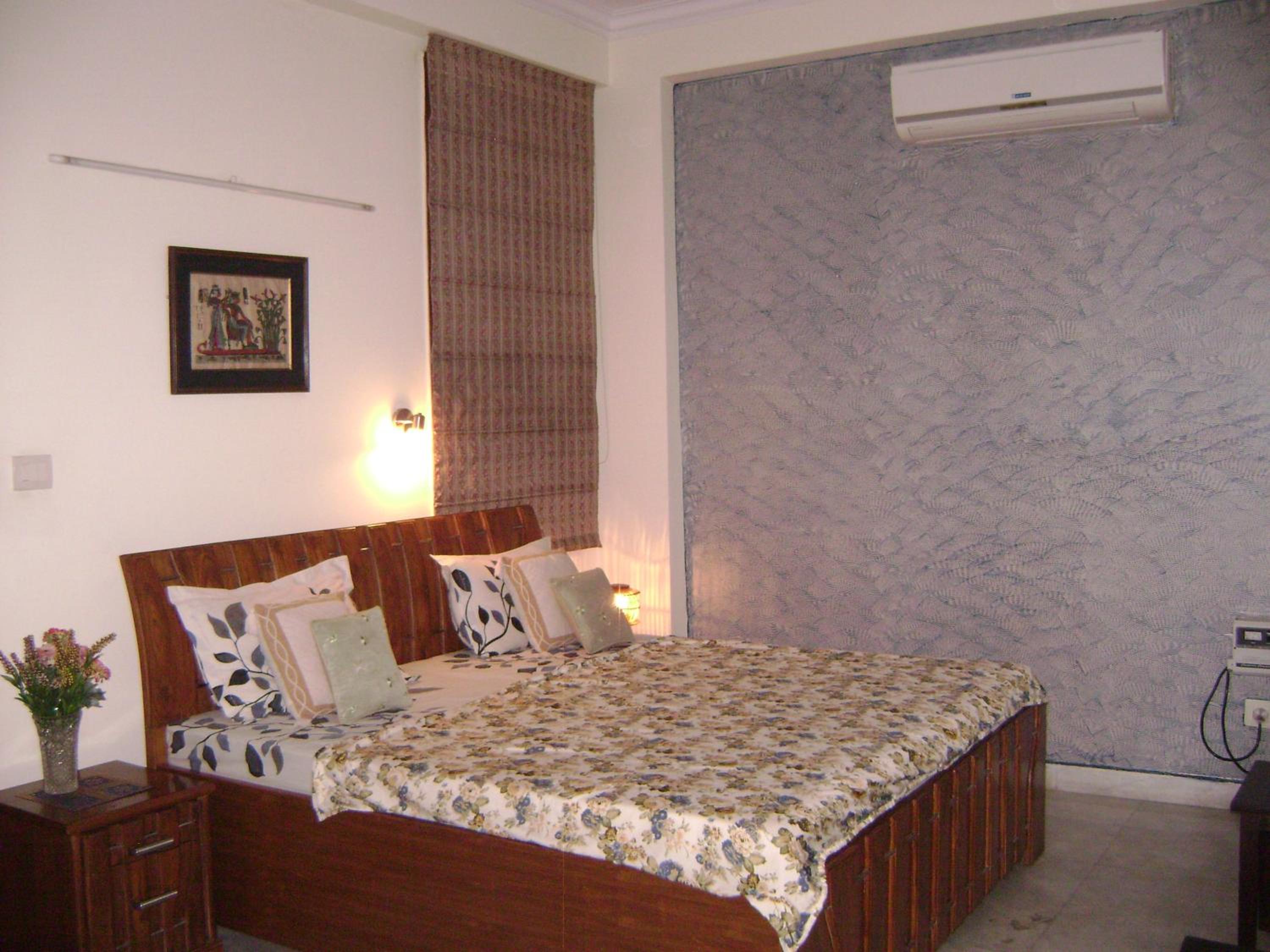 Standard Double Room with Bath - Photo 2