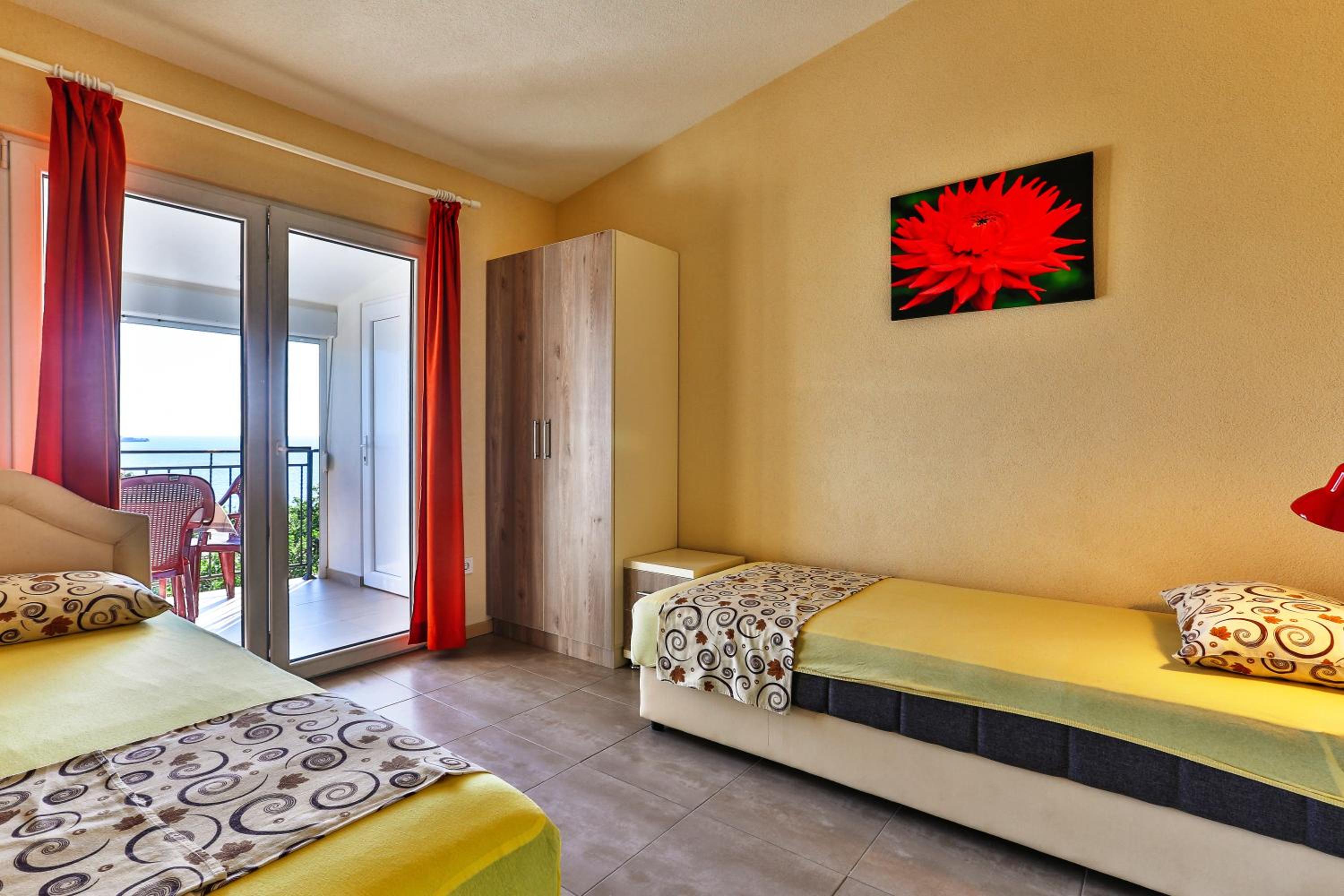Studio Apartment with Sea View photo 1