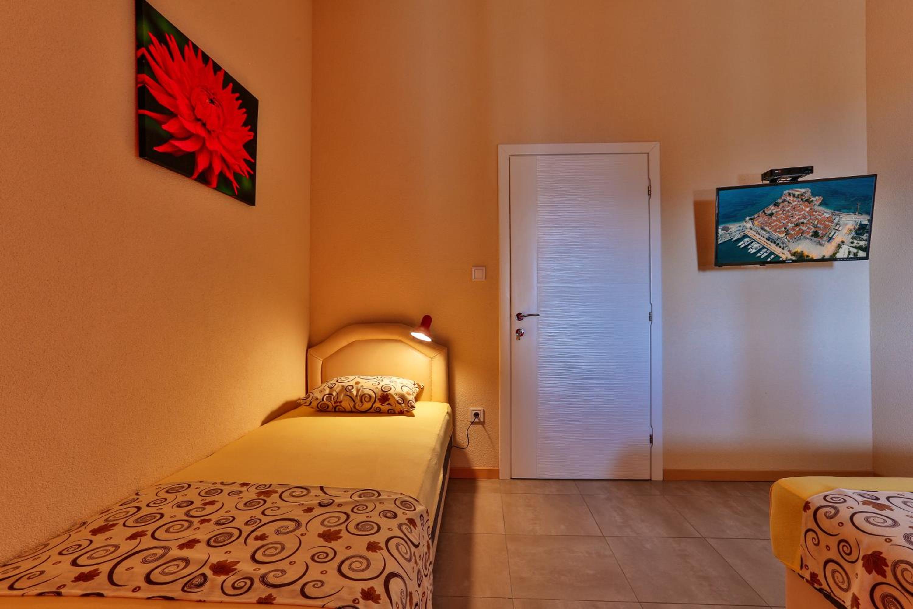 Studio Apartment with Sea View photo 2