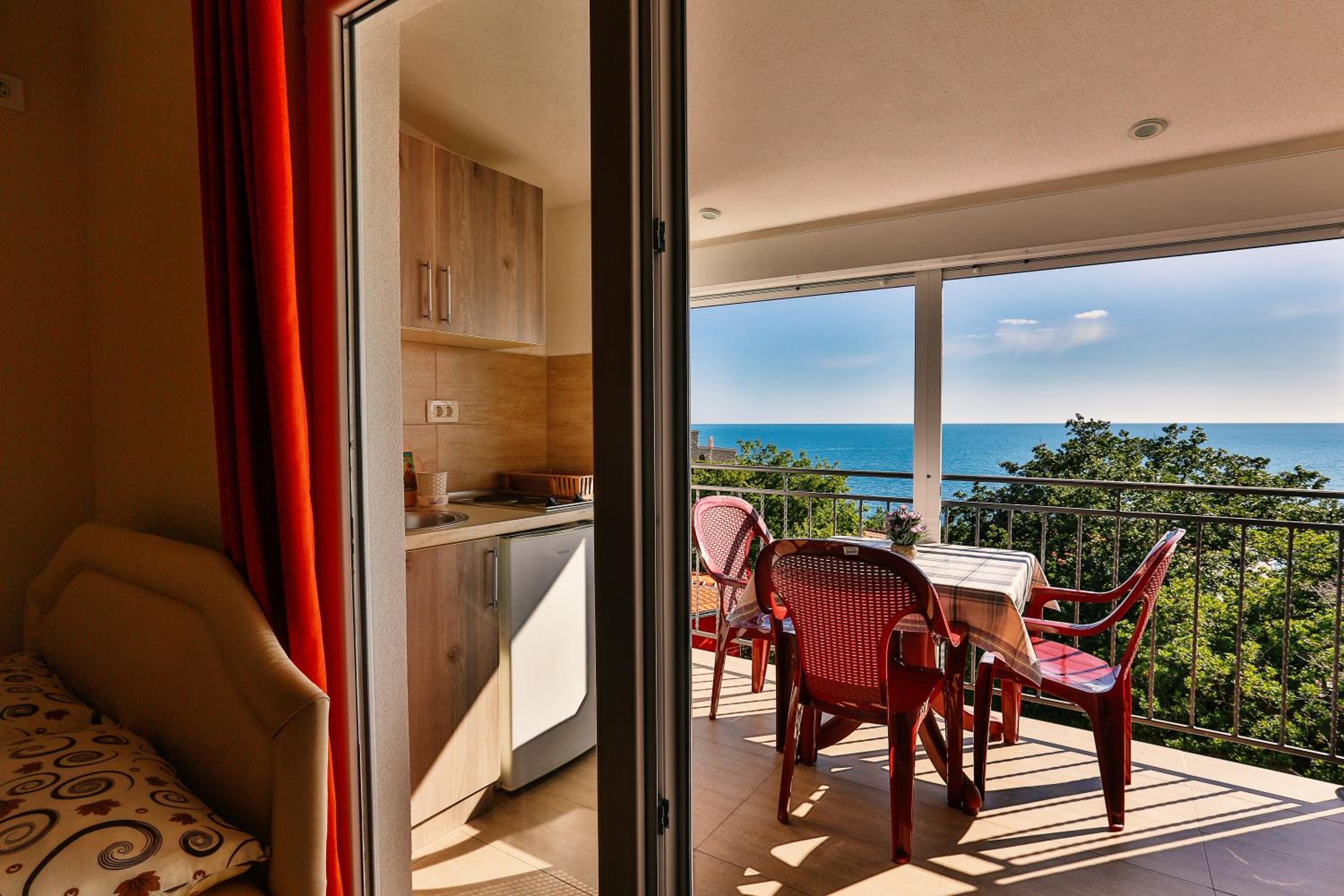 Studio Apartment with Sea View photo 3