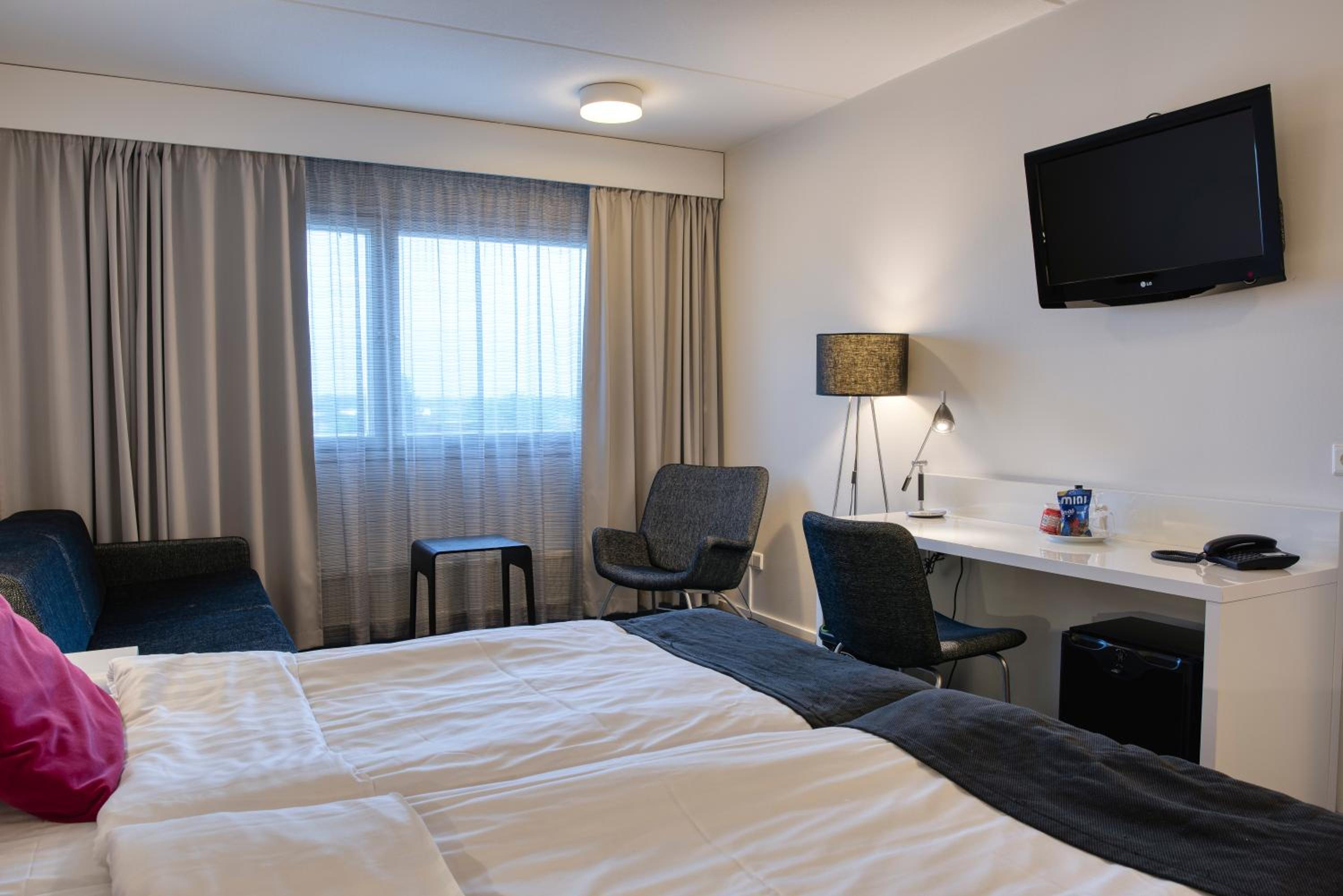 Standard Double or Twin Room - Photo 3