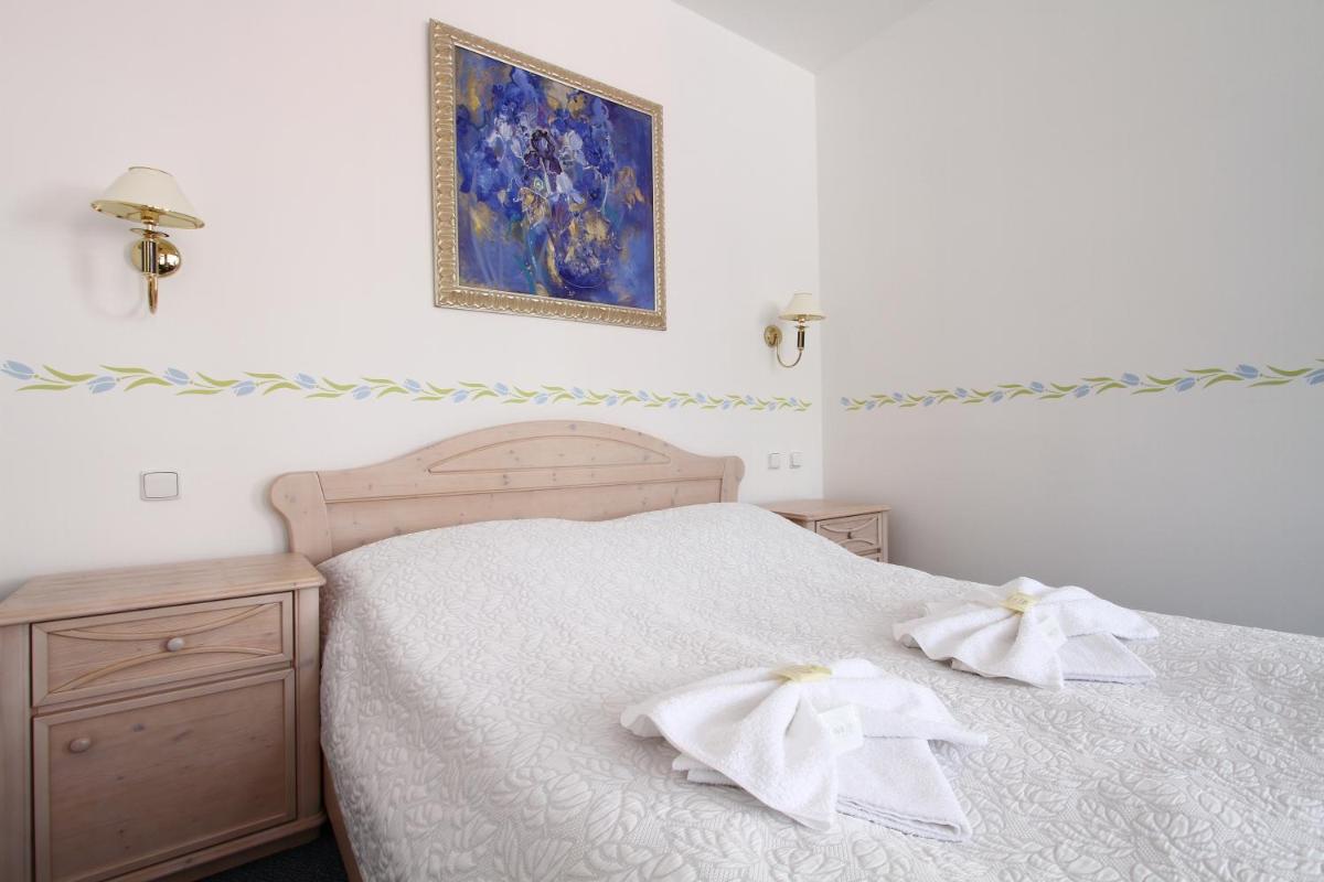 Deluxe Double Room with Bath photo 3