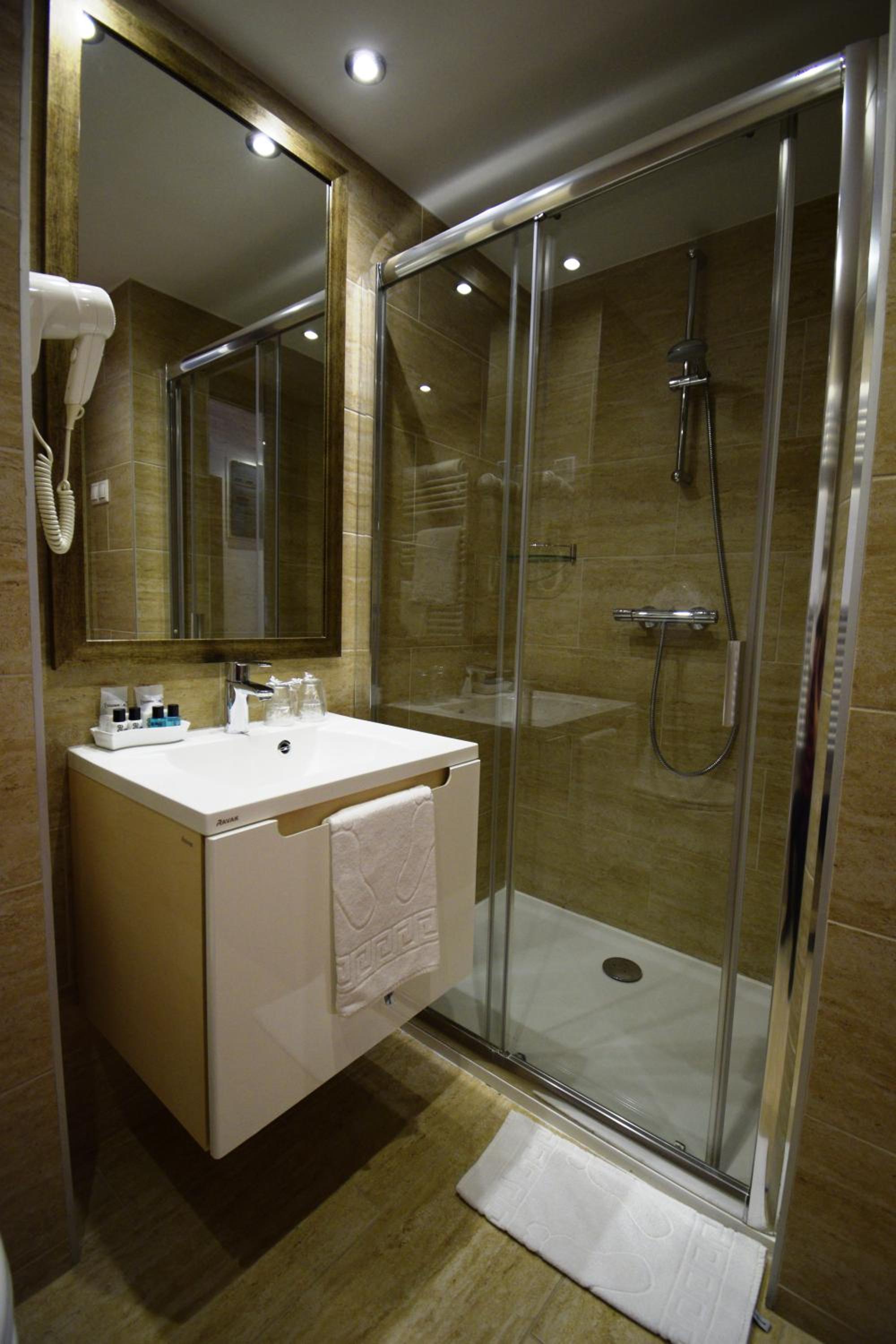 Small Double Room - Photo 2
