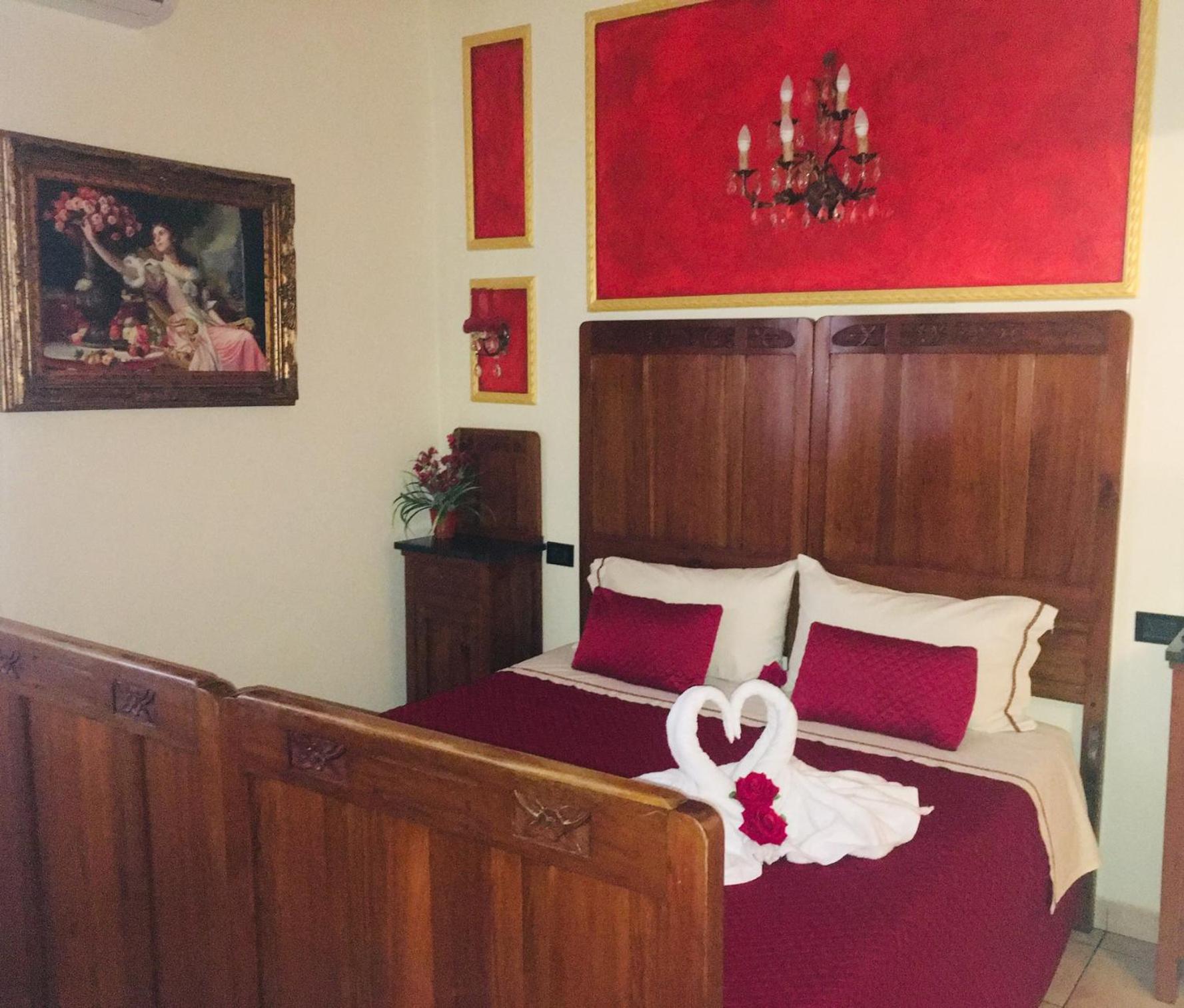 Double Room - Photo 6