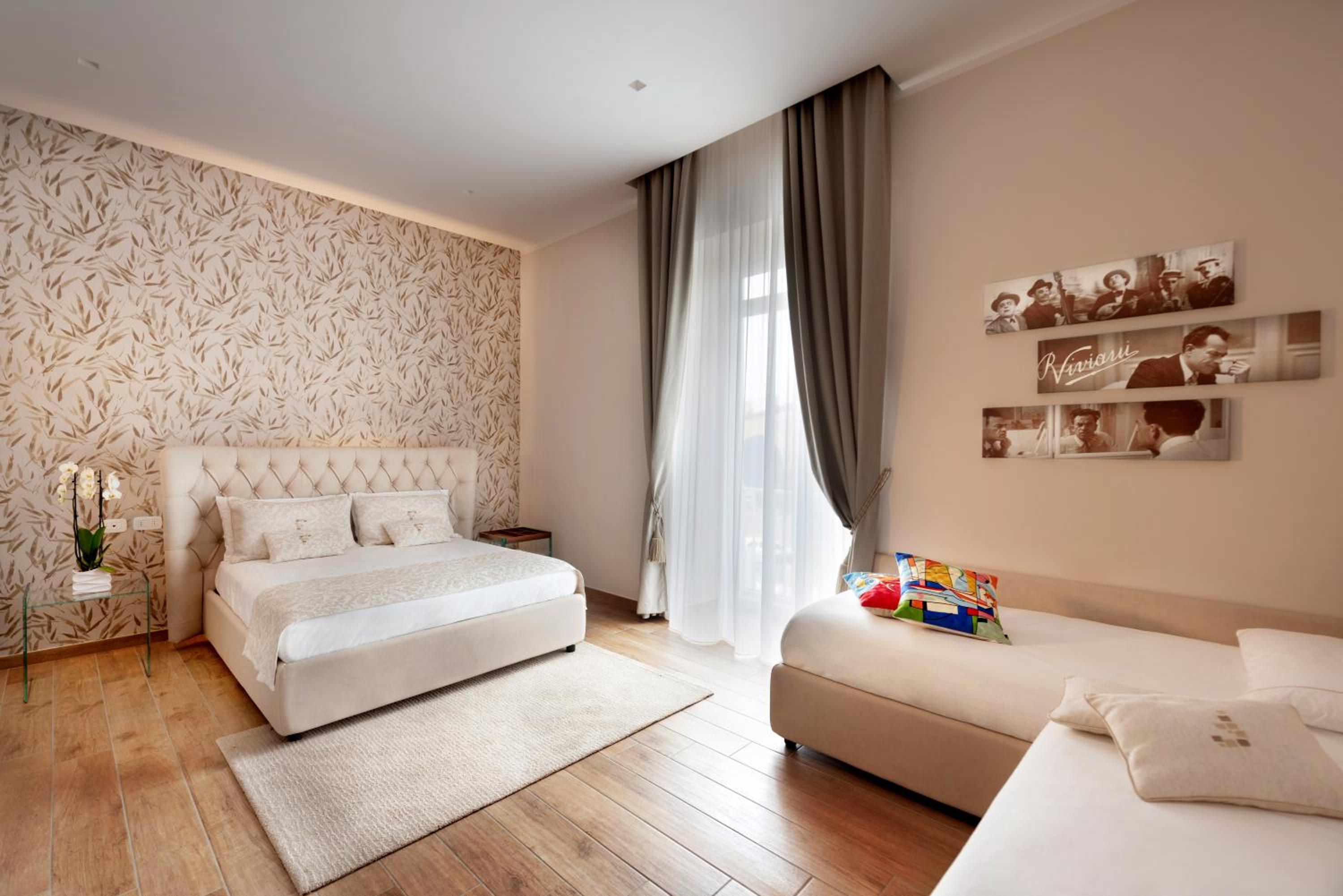 Deluxe Room - Photo 1