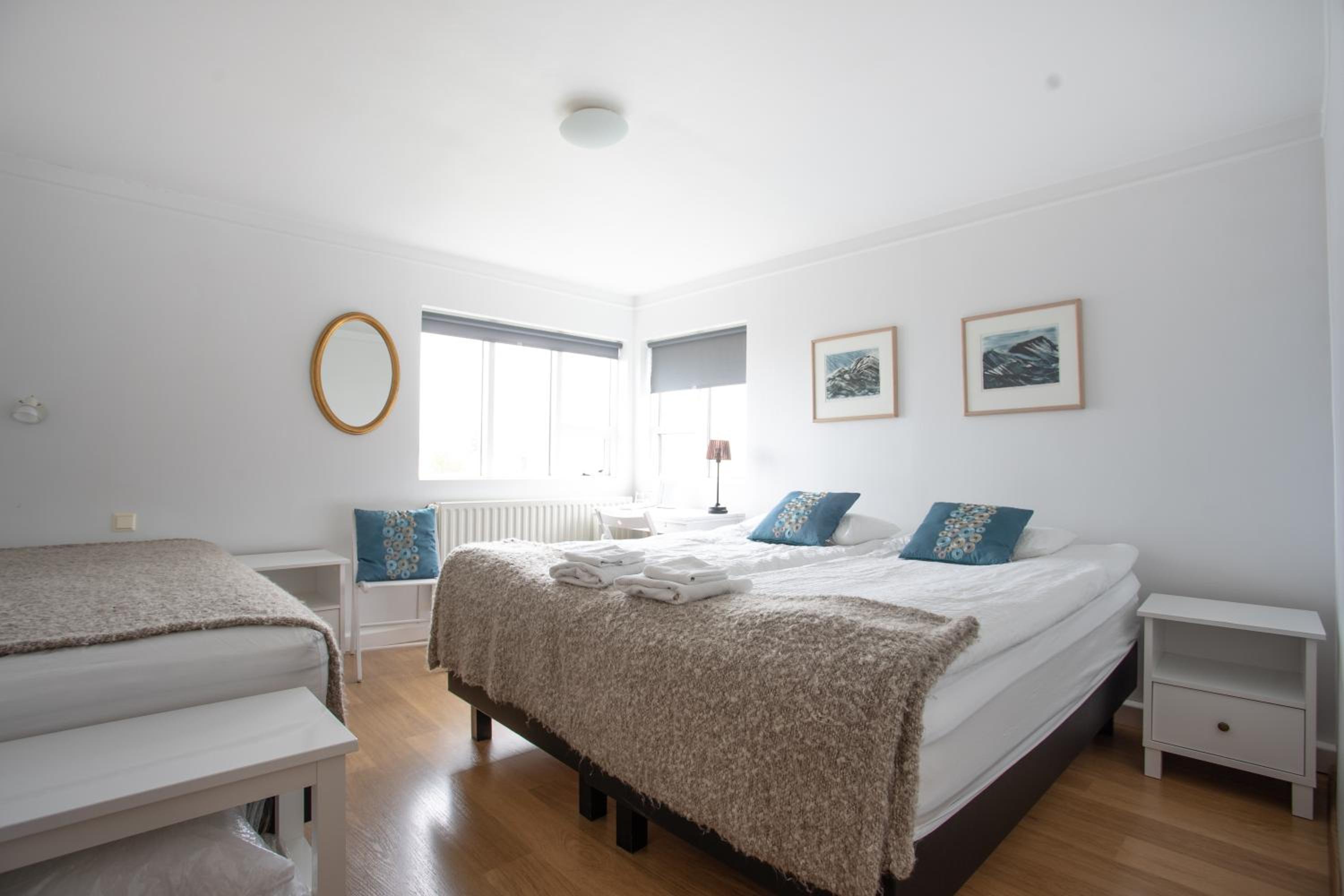 Double or Twin Room with Shared Bathroom photo 1