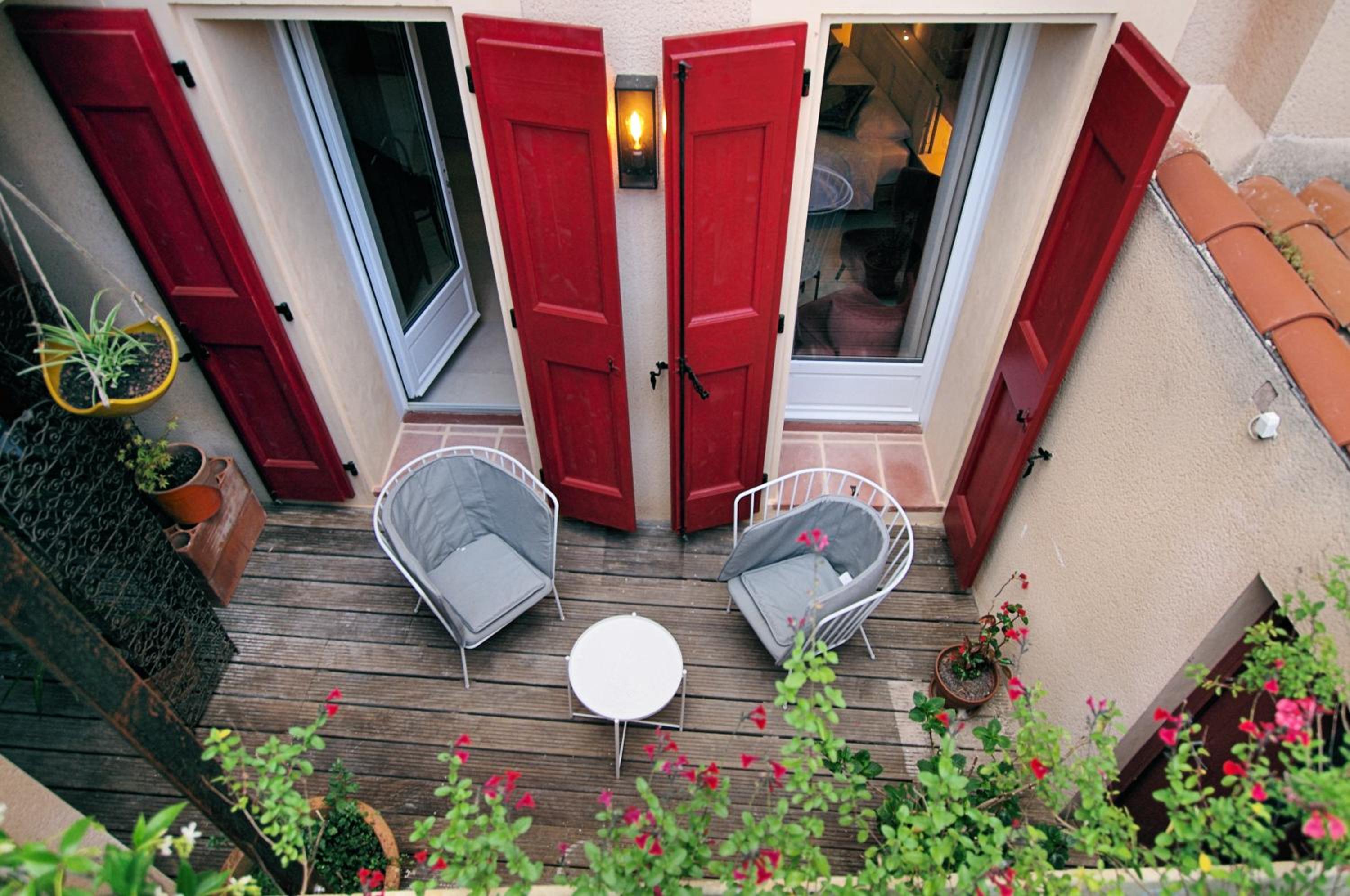 Double Room with Patio photo 3