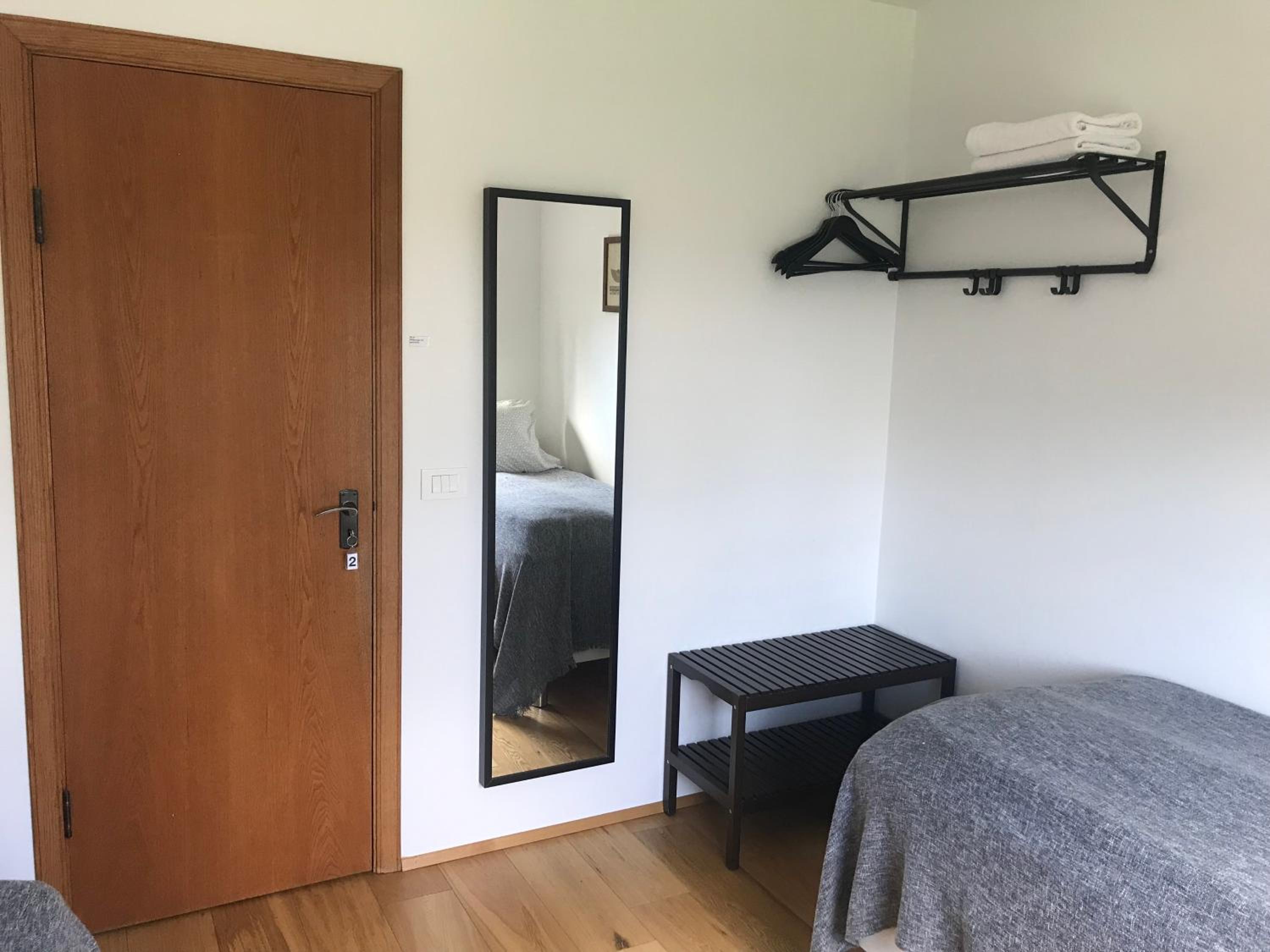 Standard Twin Room with Shared Bathroom photo 3