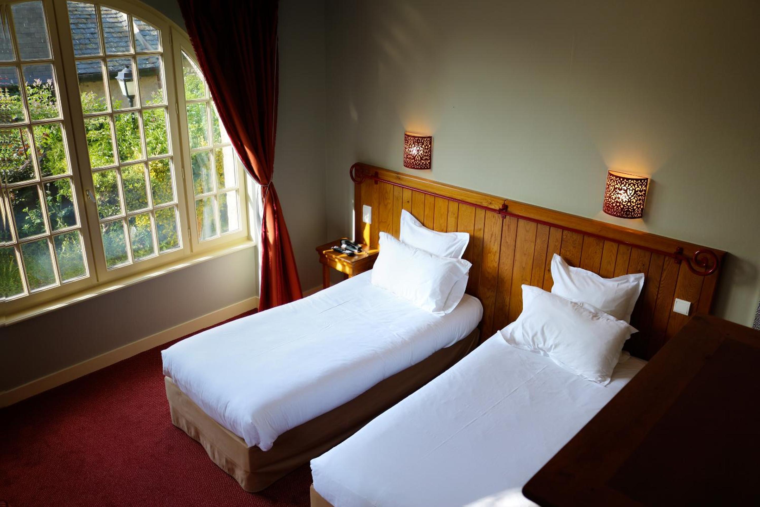 Double or Twin Room - Red House  - Photo 13
