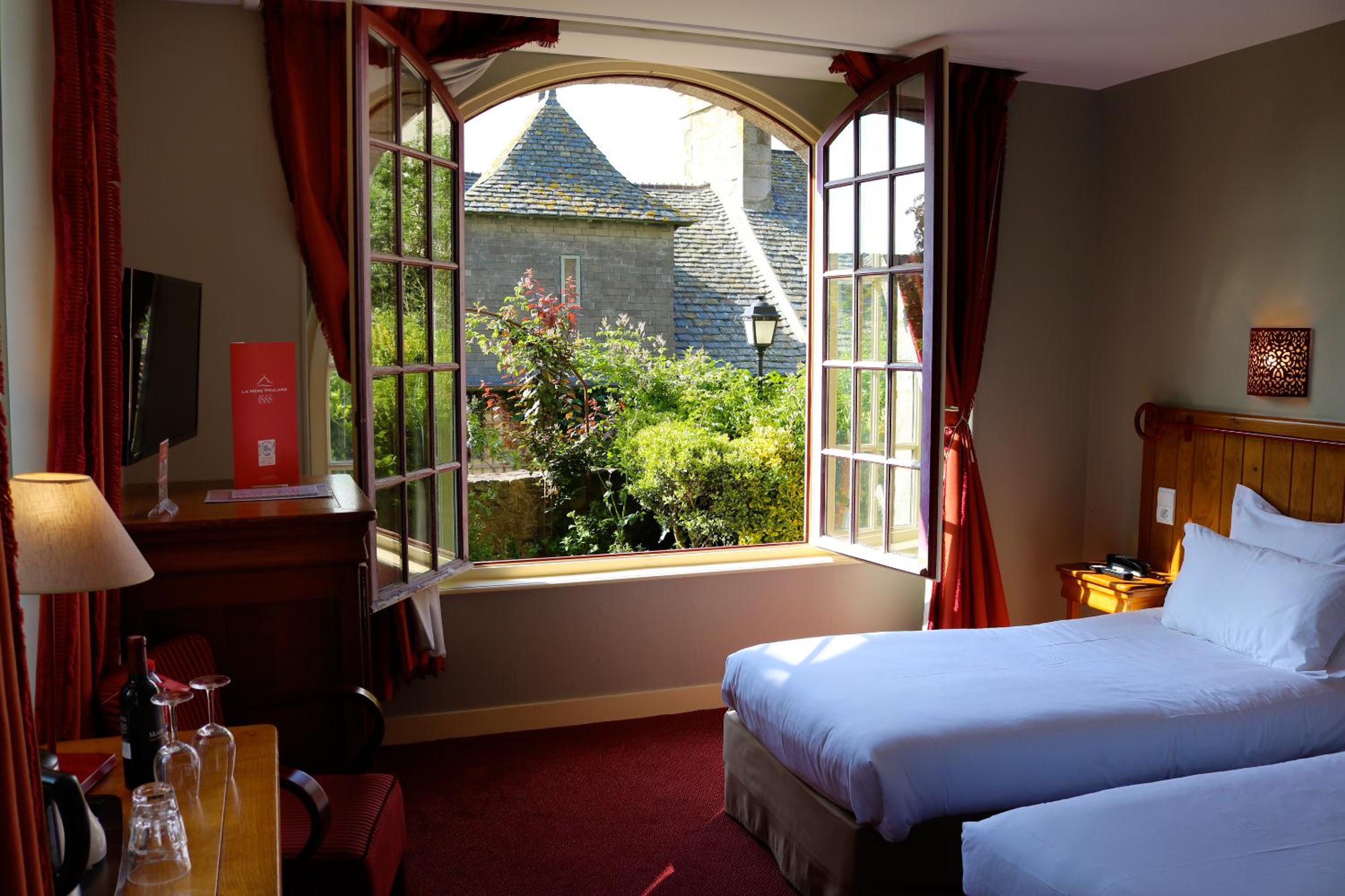 Double or Twin Room - Red House  - Photo 1