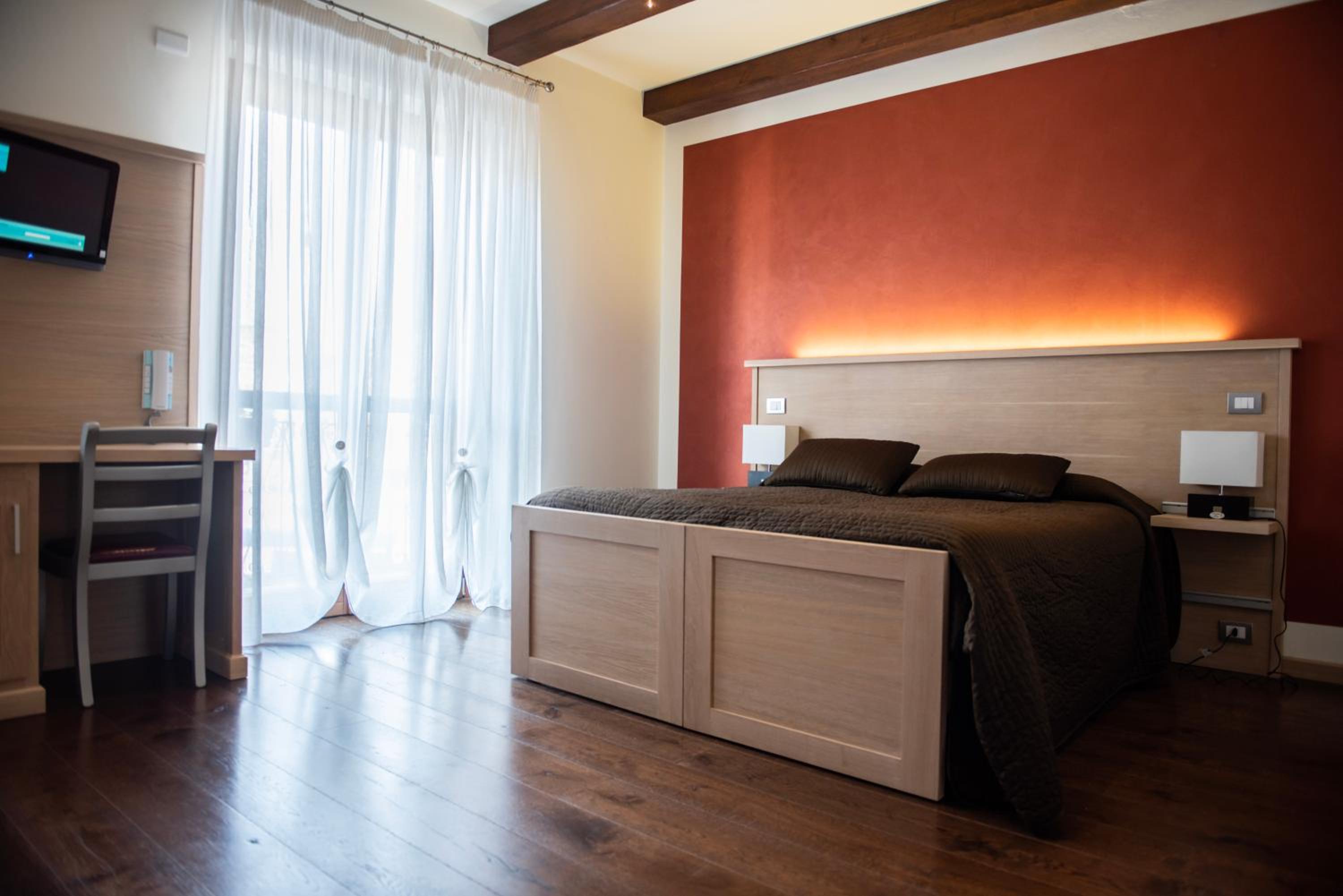 Double Room - Photo 3