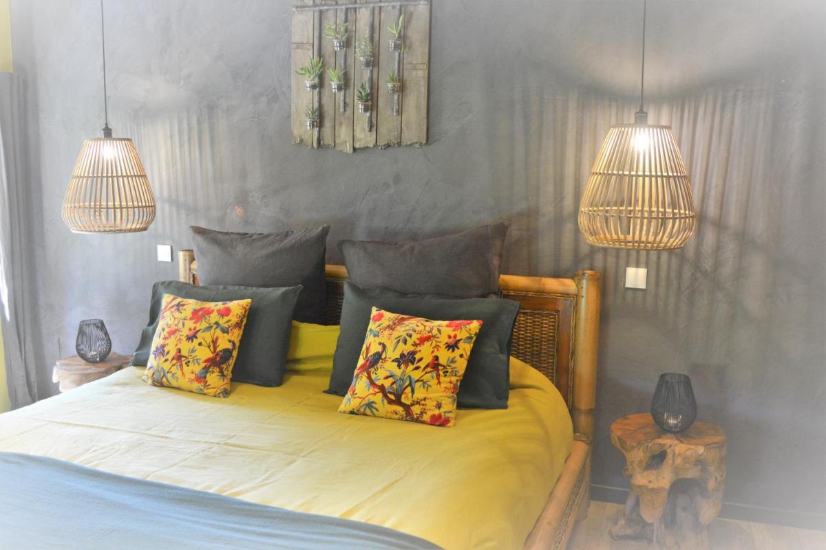 Superior King Suite photo 2