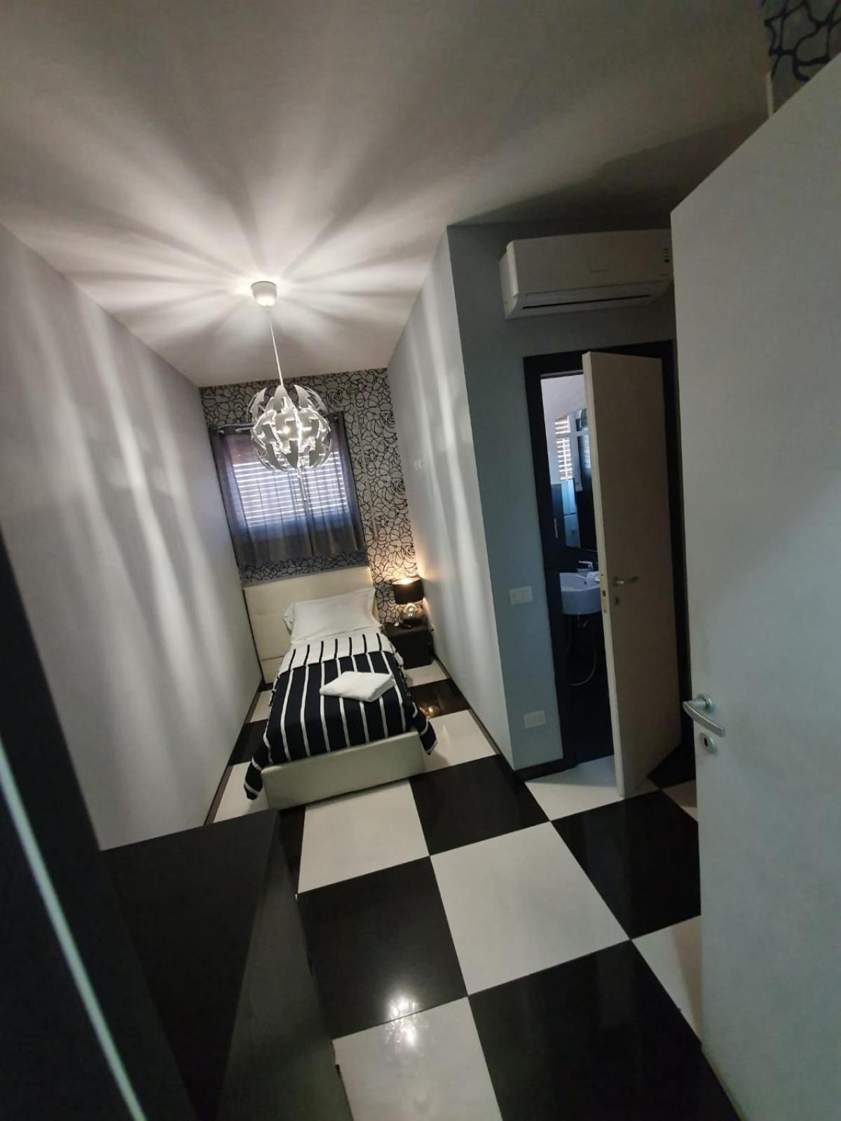 Single Room photo 1