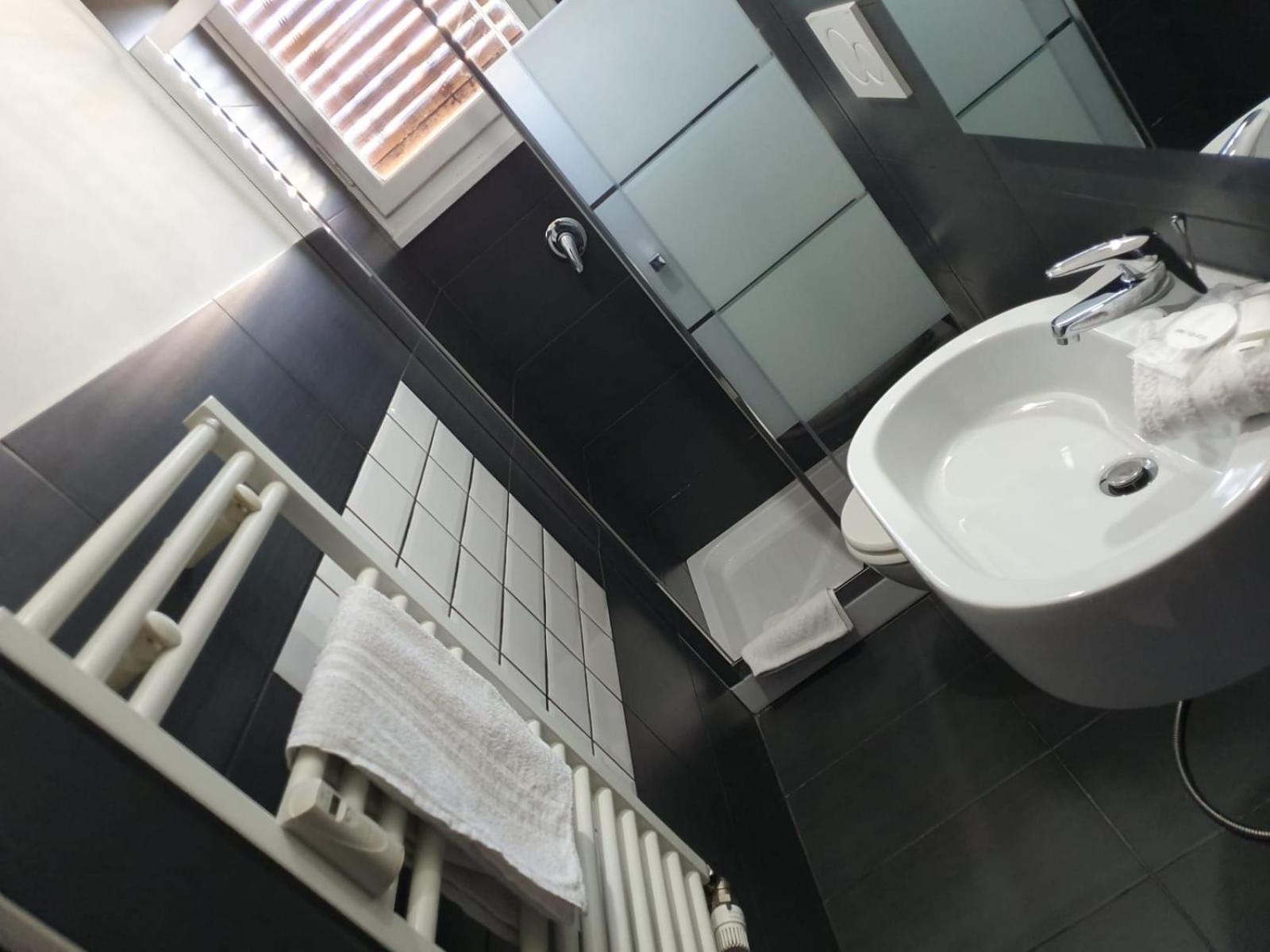 Single Room photo 3