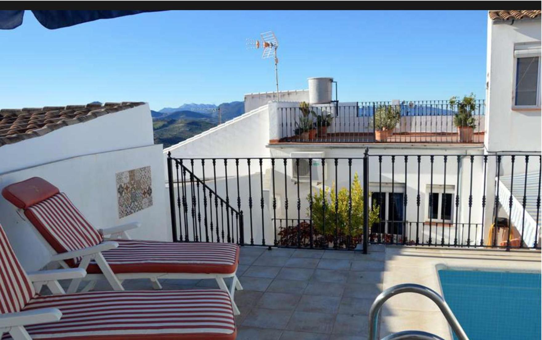 Four-Bedroom House - Photo 14