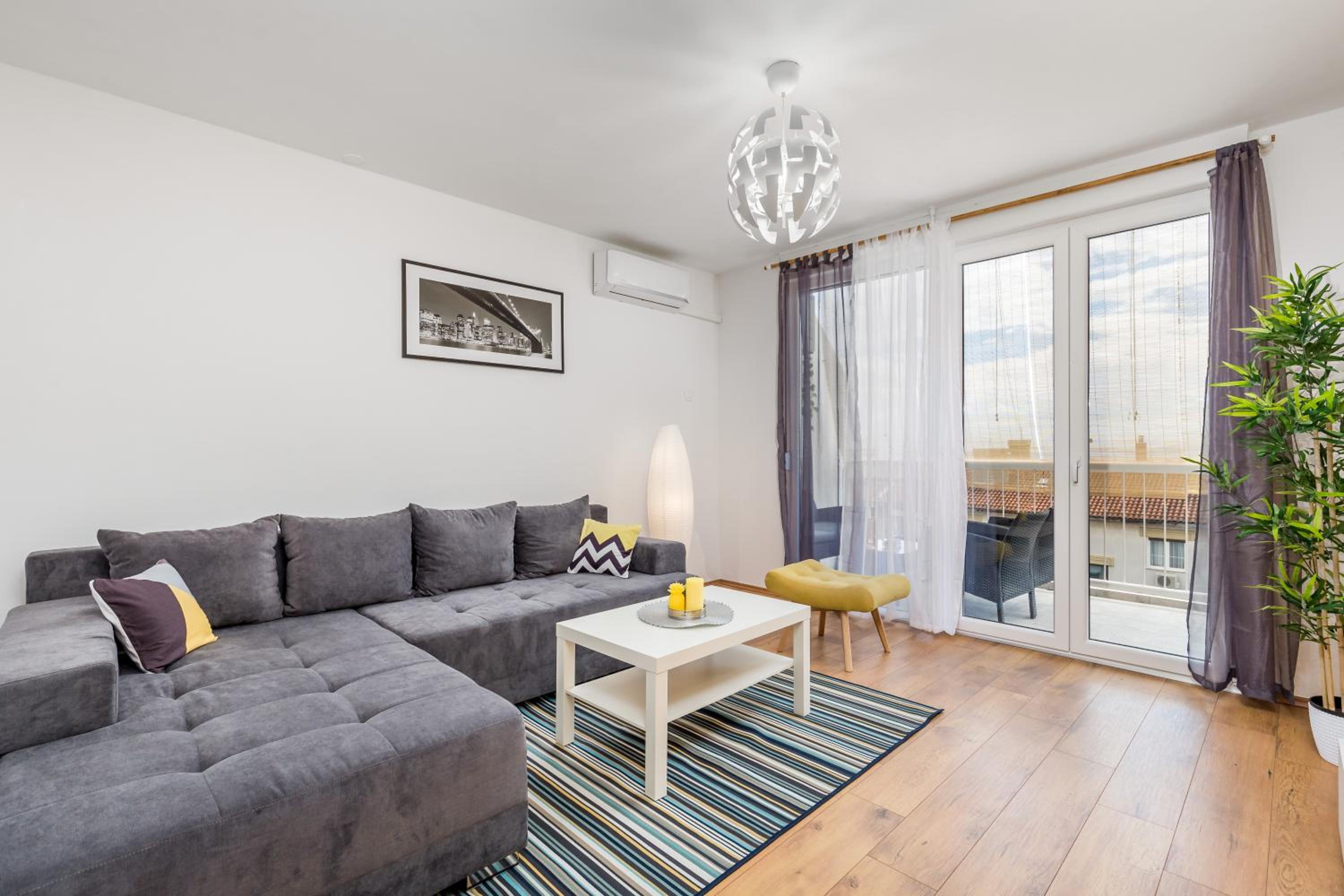 Two-Bedroom Apartment - Photo 3