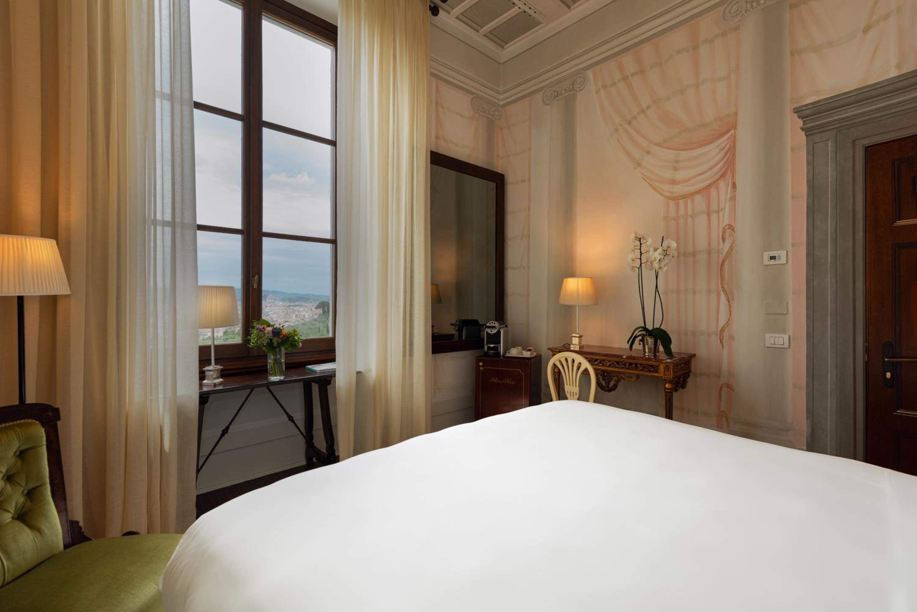 Deluxe Double Room with Cathedral View