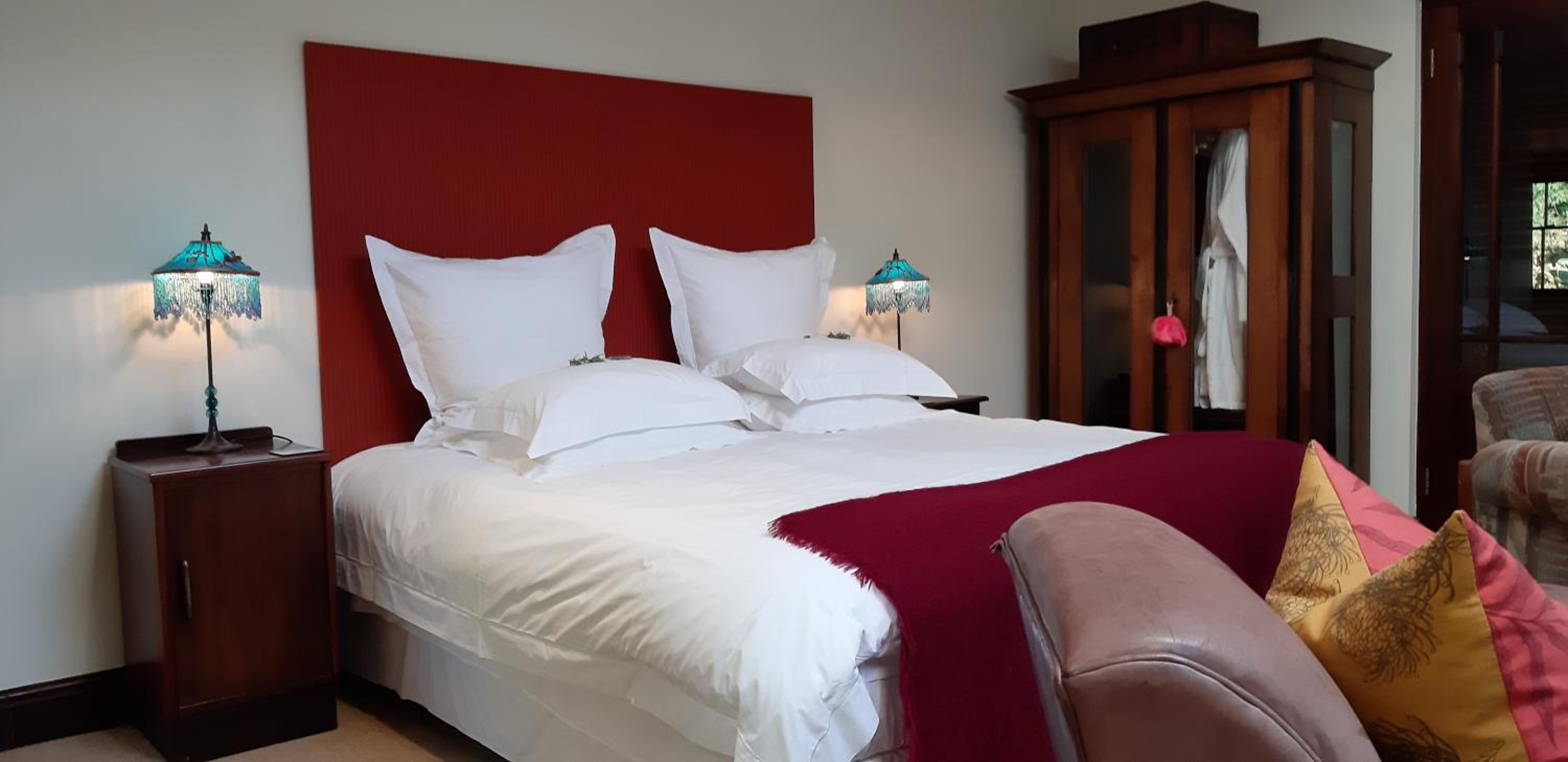 King Suite with Pool View photo 2