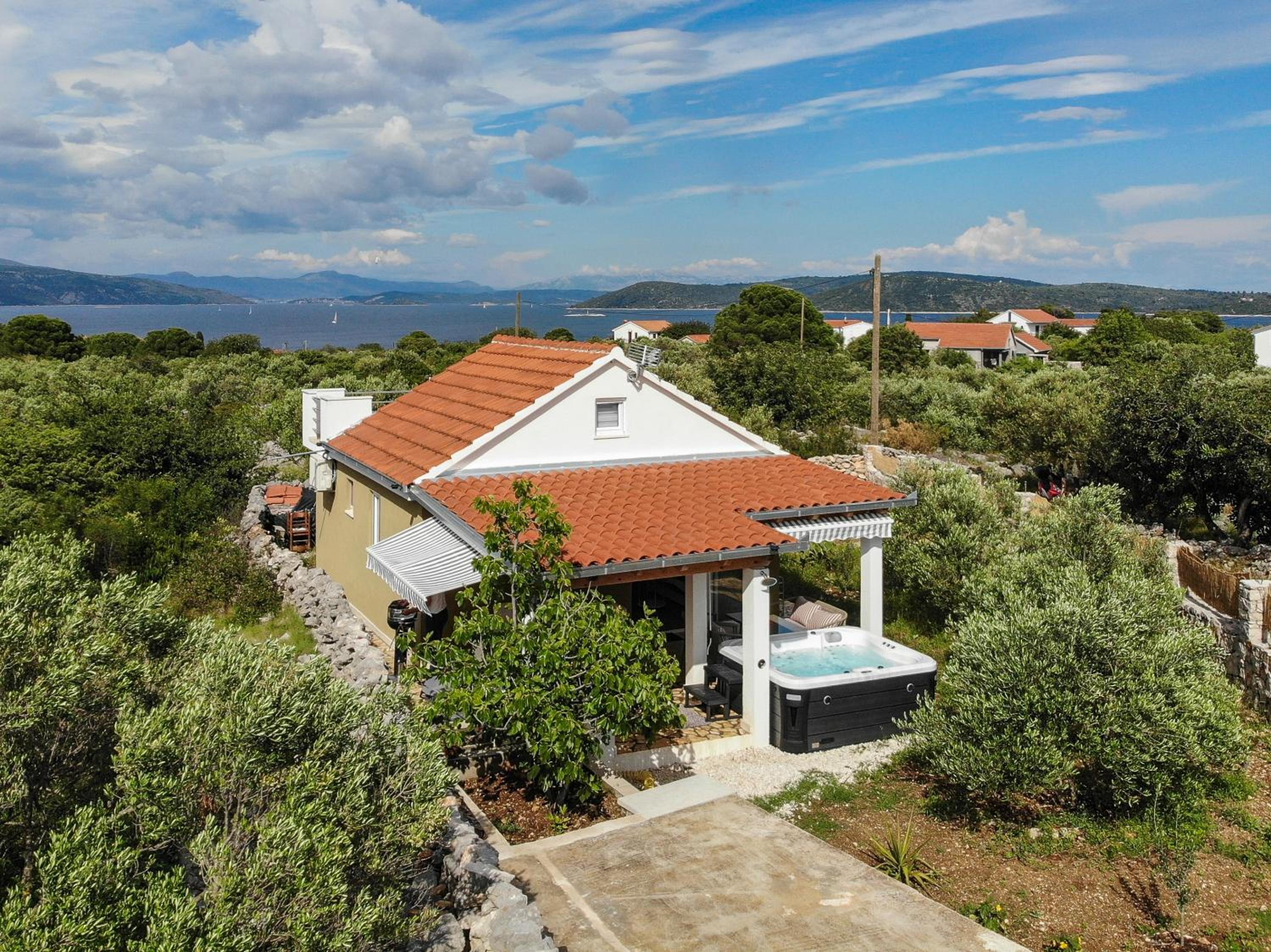 Villa photo 2