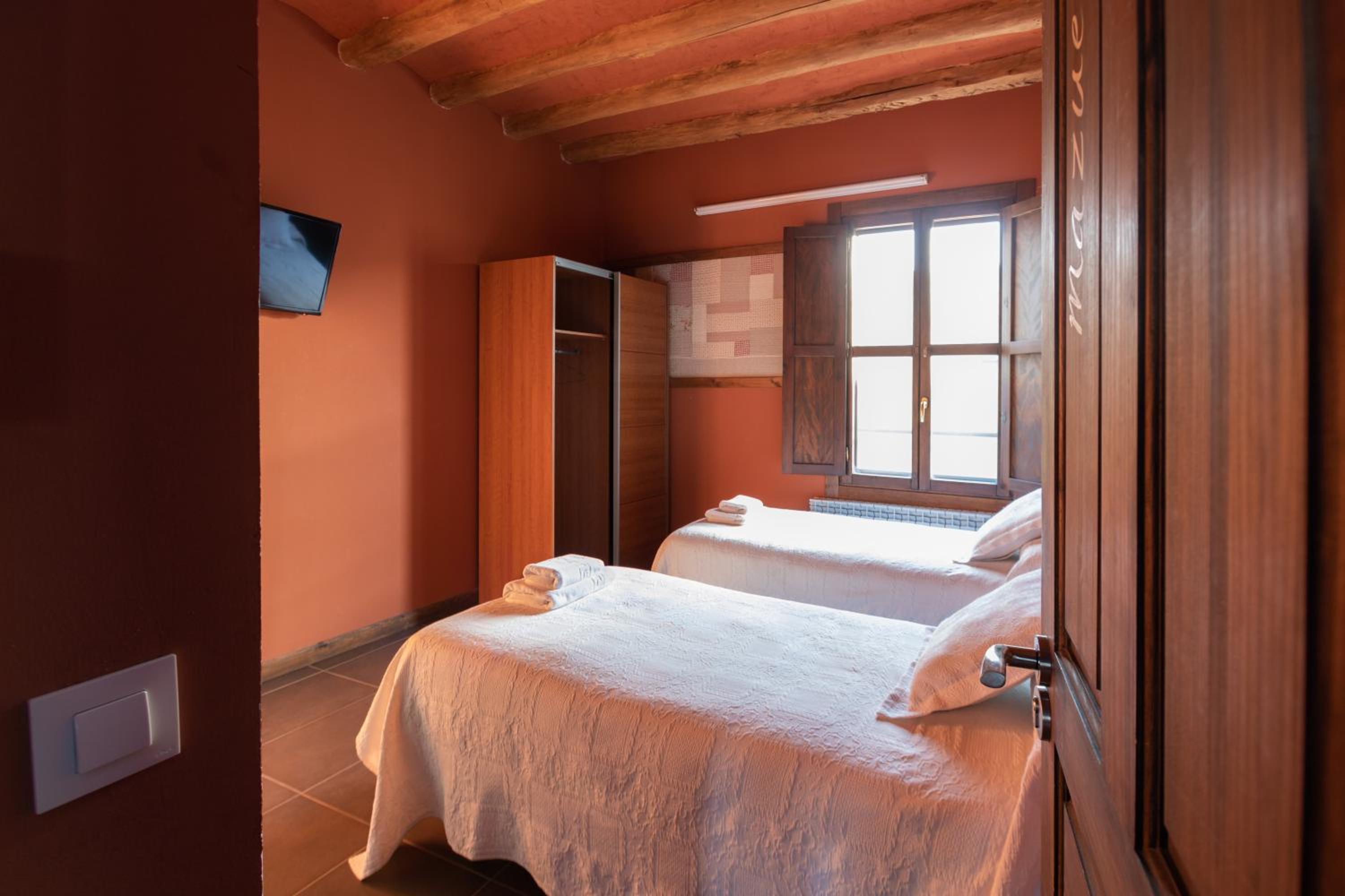 Double or Twin Room photo 2