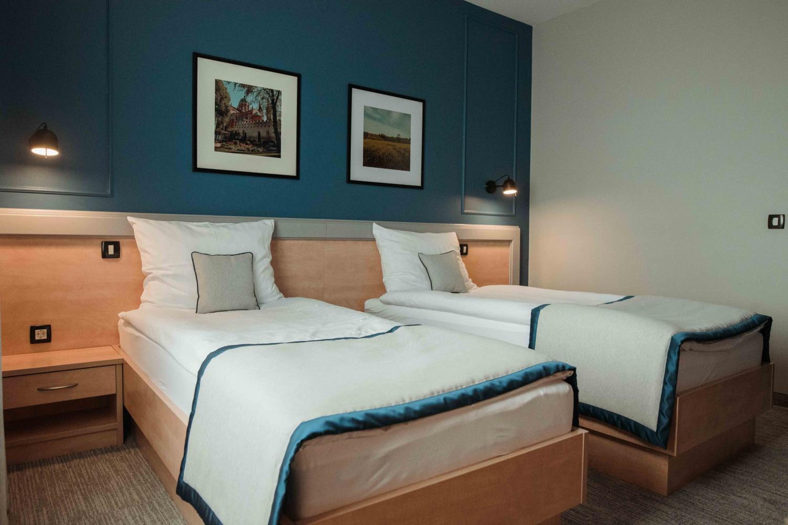 Classic Twin Room - Photo 4