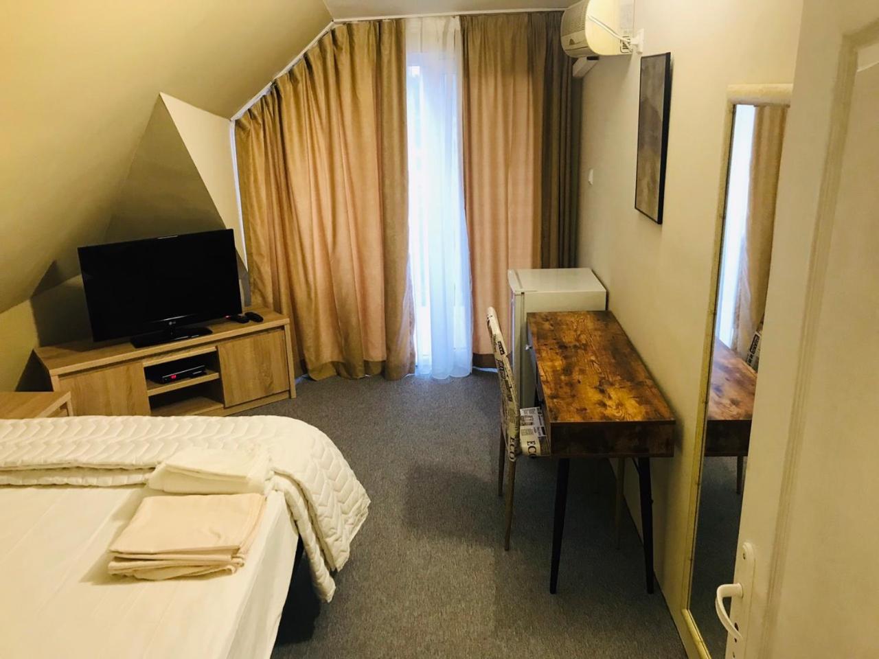 Double Room with Balcony photo 3
