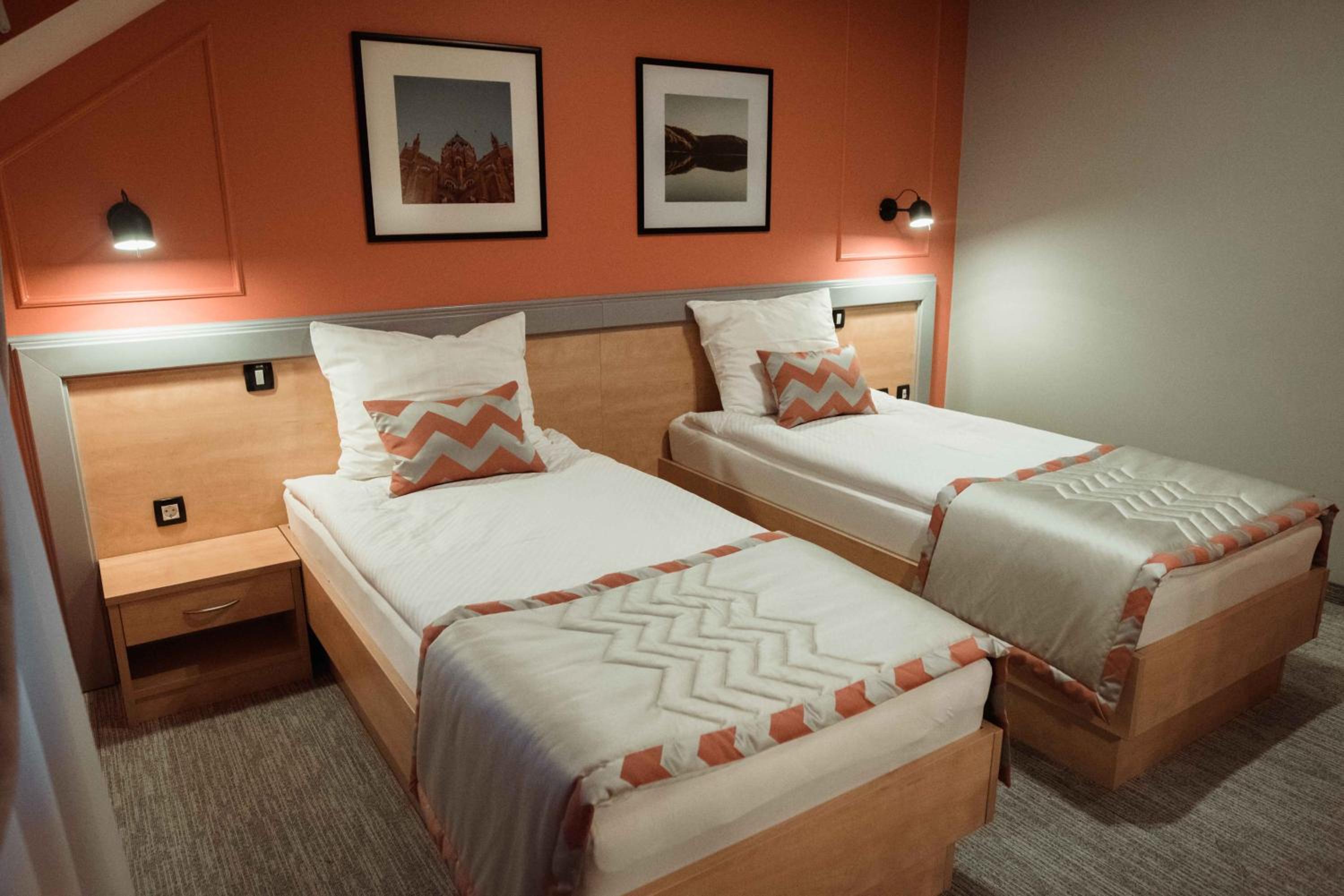 Classic Twin Room - Photo 6