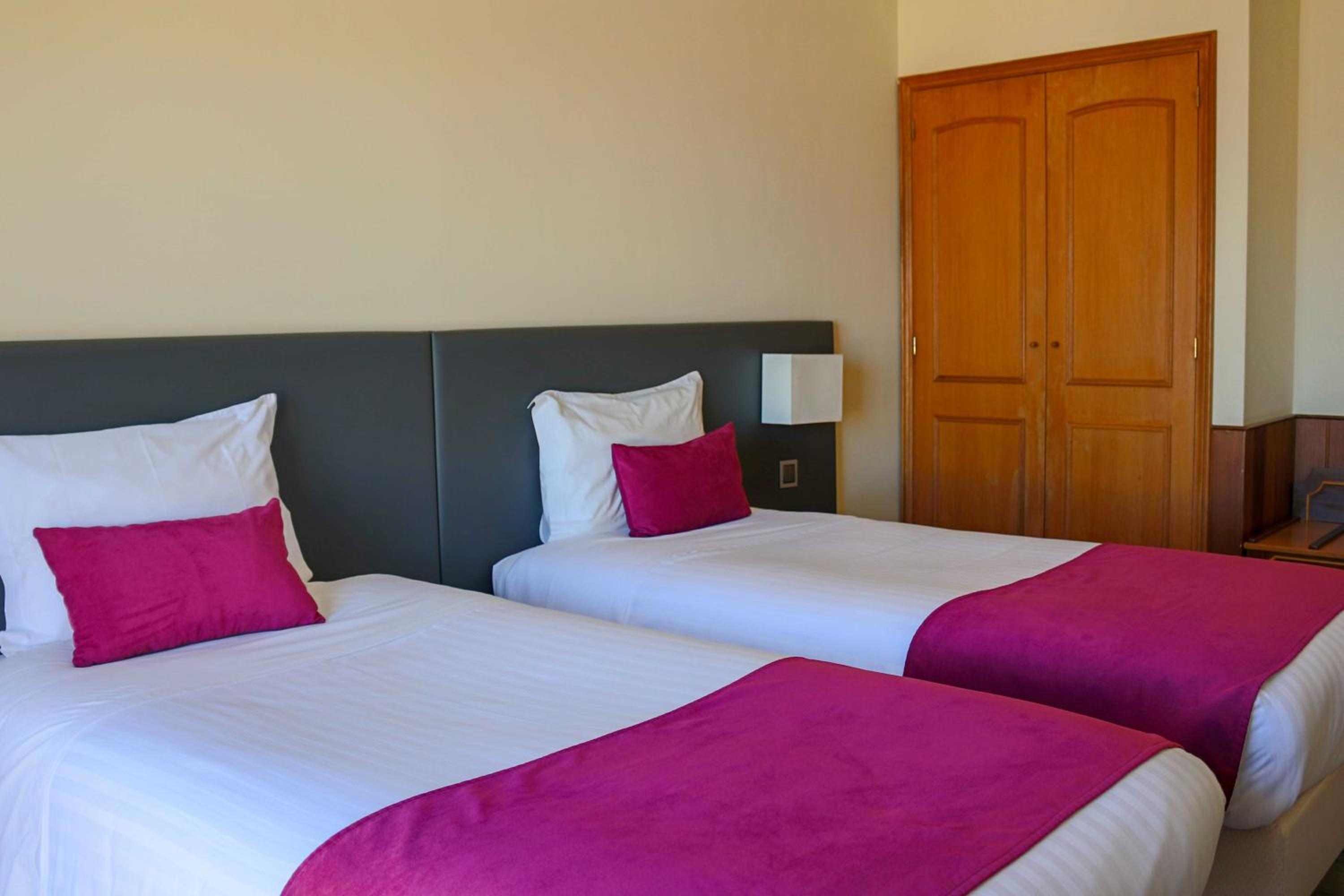Double or Twin Room with Sea View