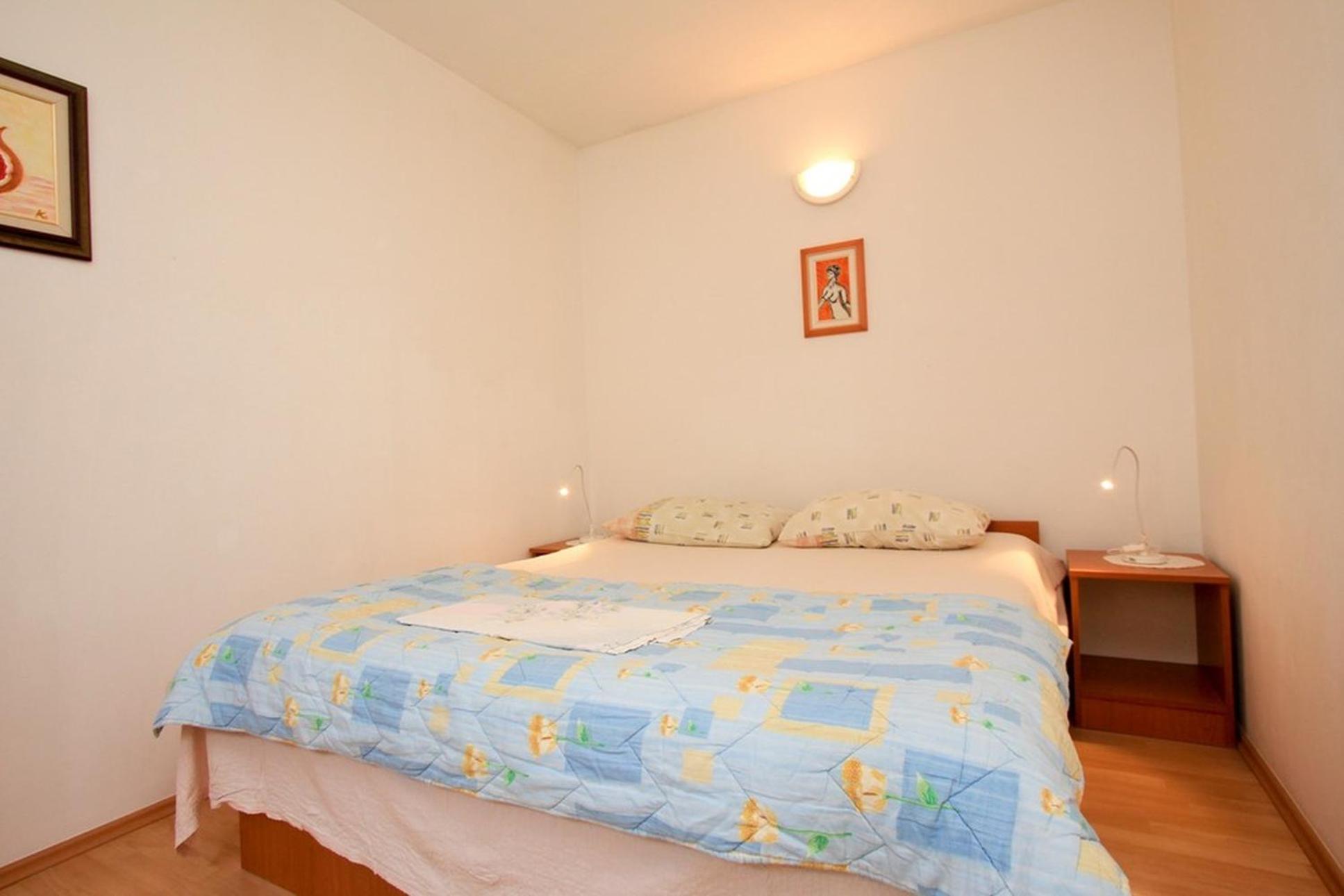One-Bedroom Apartment photo 3