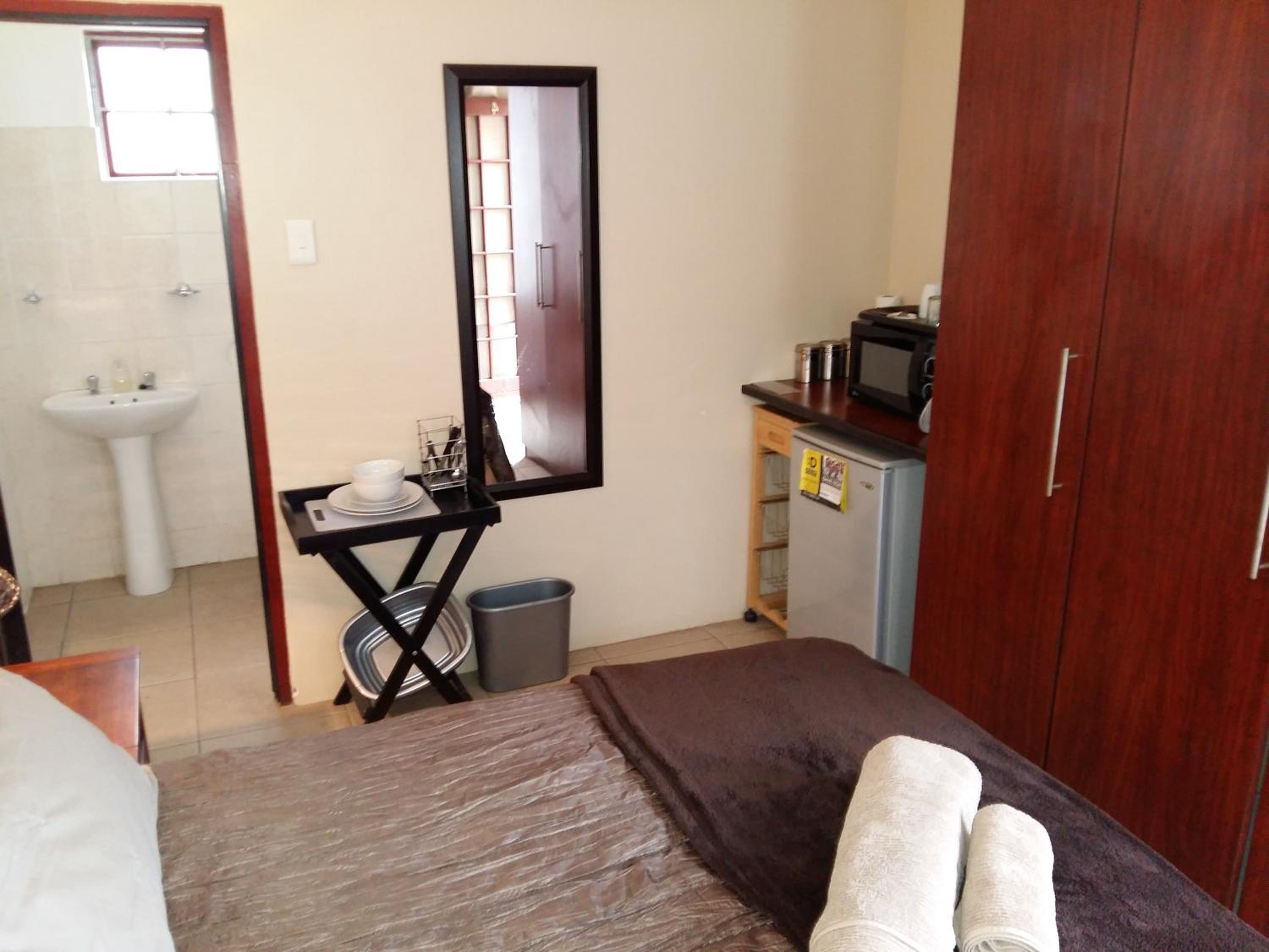Deluxe Double or Twin Room photo 2