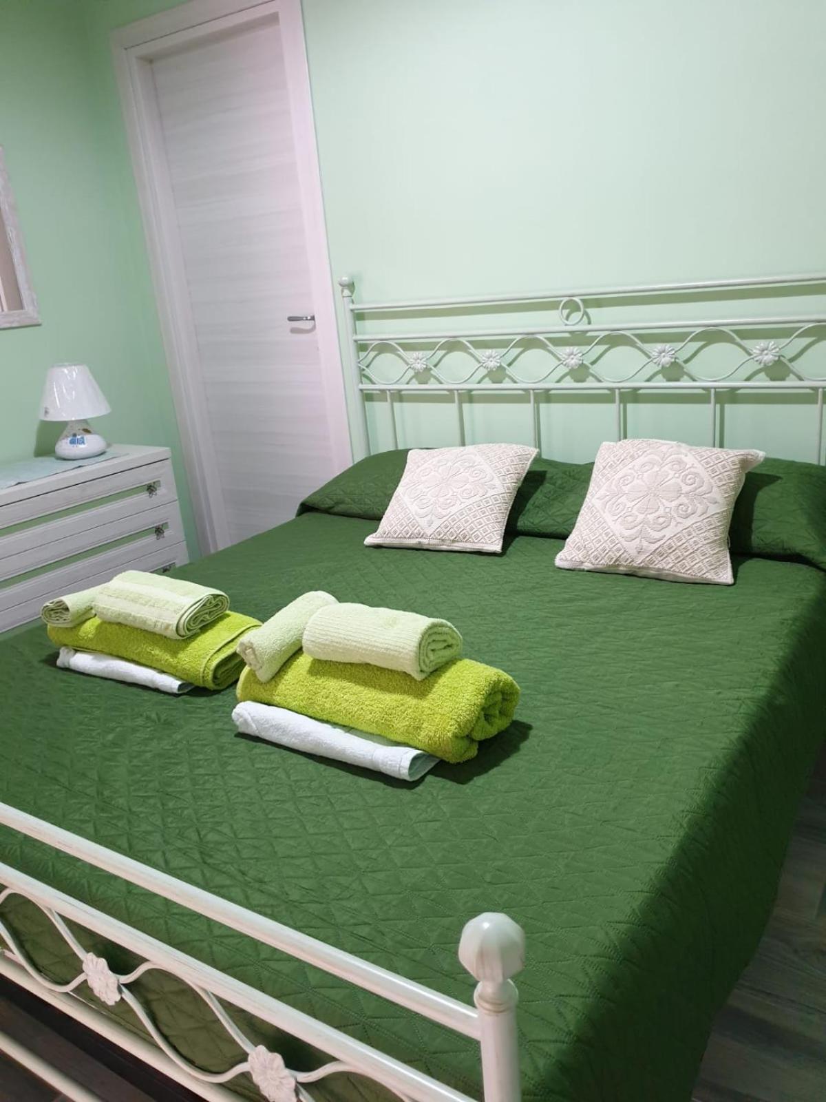 Standard King Room photo 1