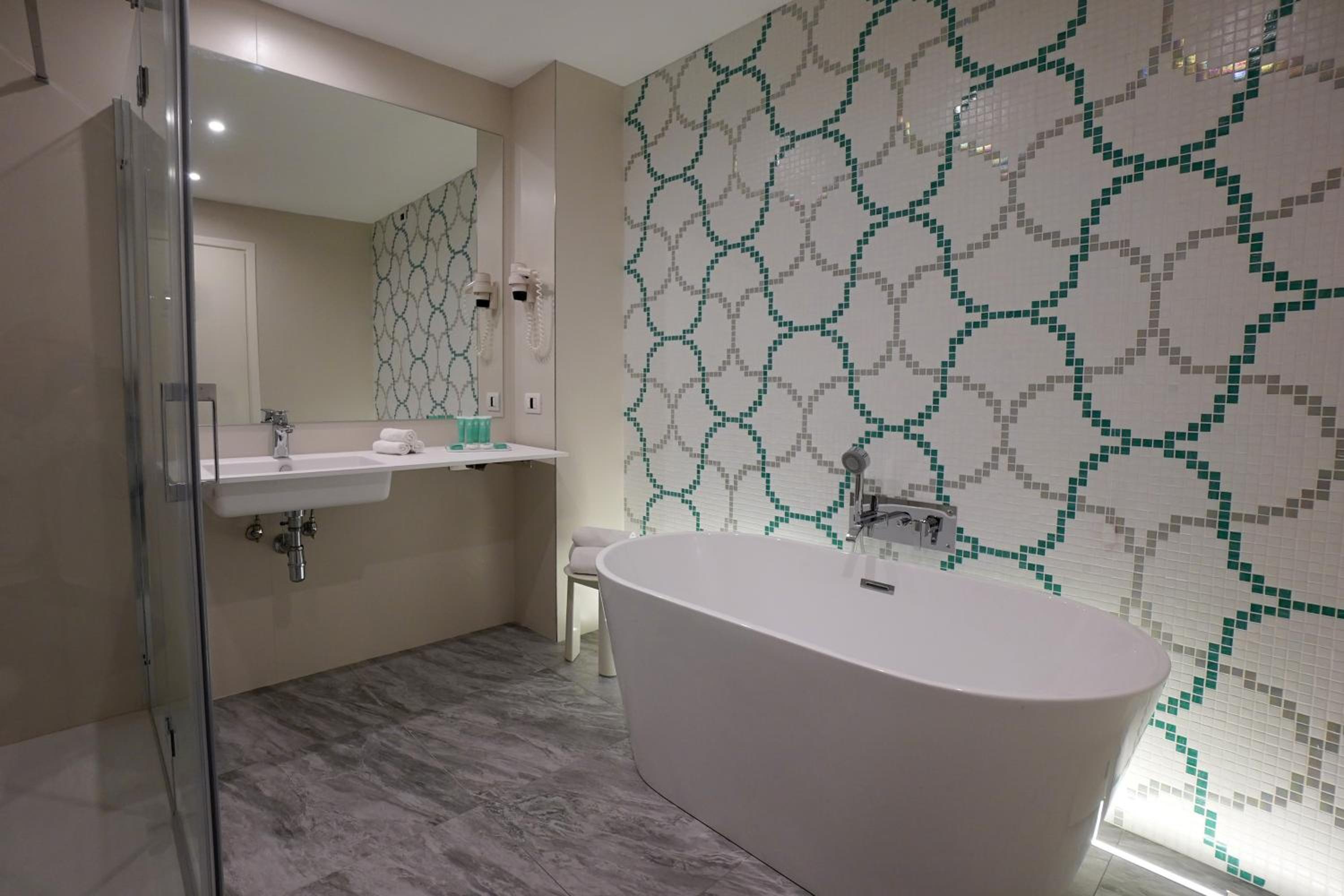 Deluxe Double Room with Sea View - Photo 2