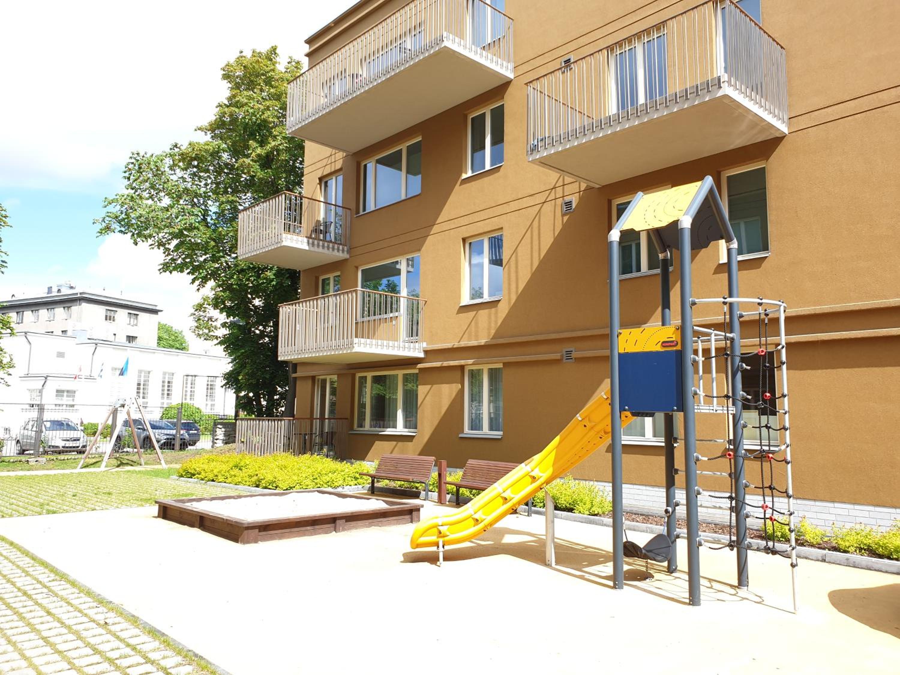 Apartment with Garden View - Photo 2