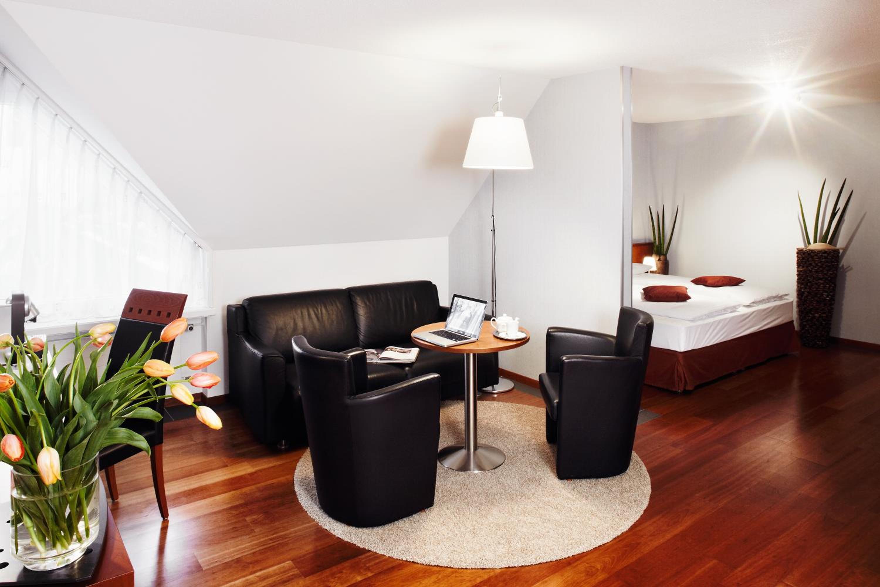 Premium King Room 200x200 - Photo 1