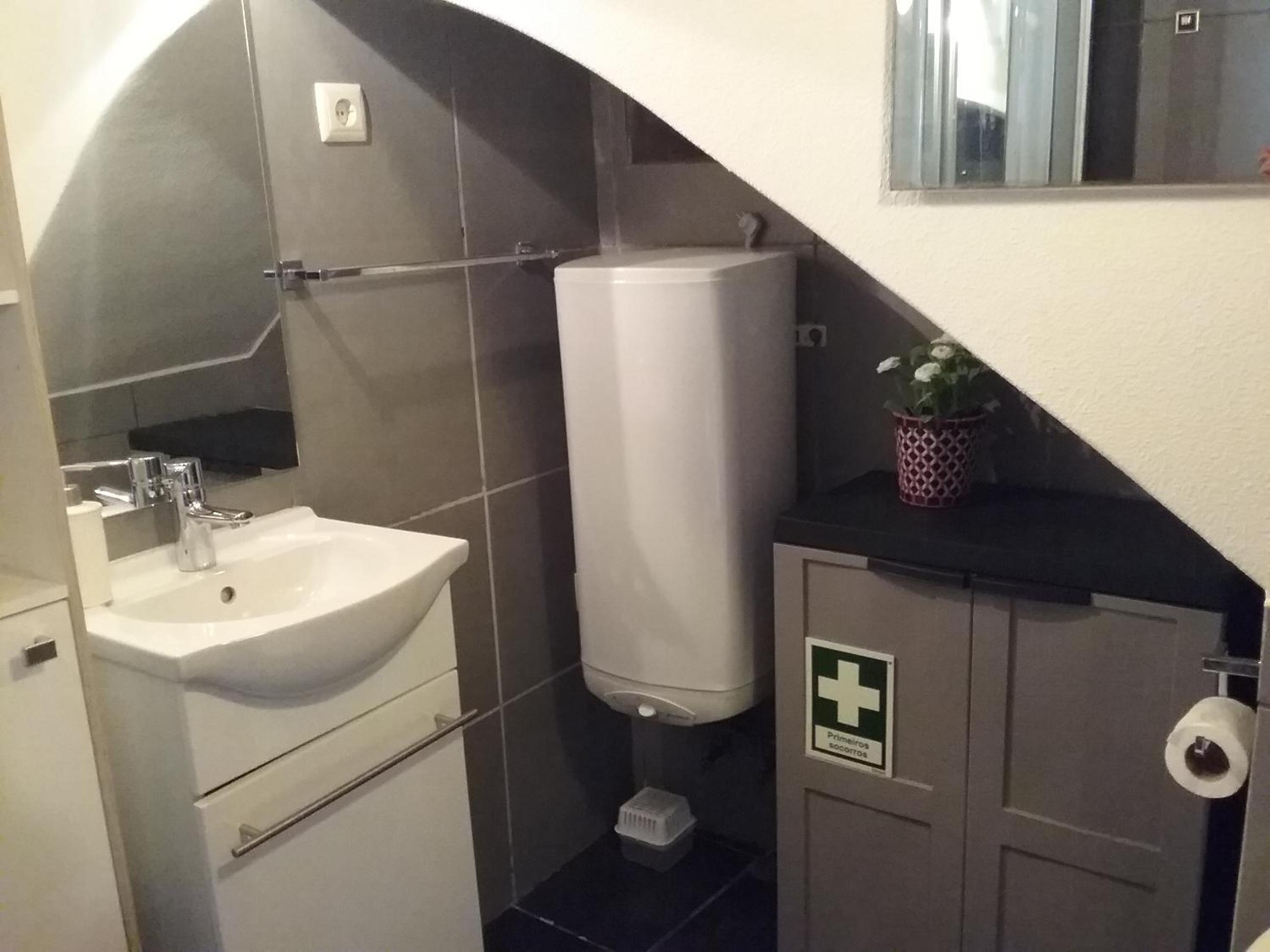 One-Bedroom House - Photo 4
