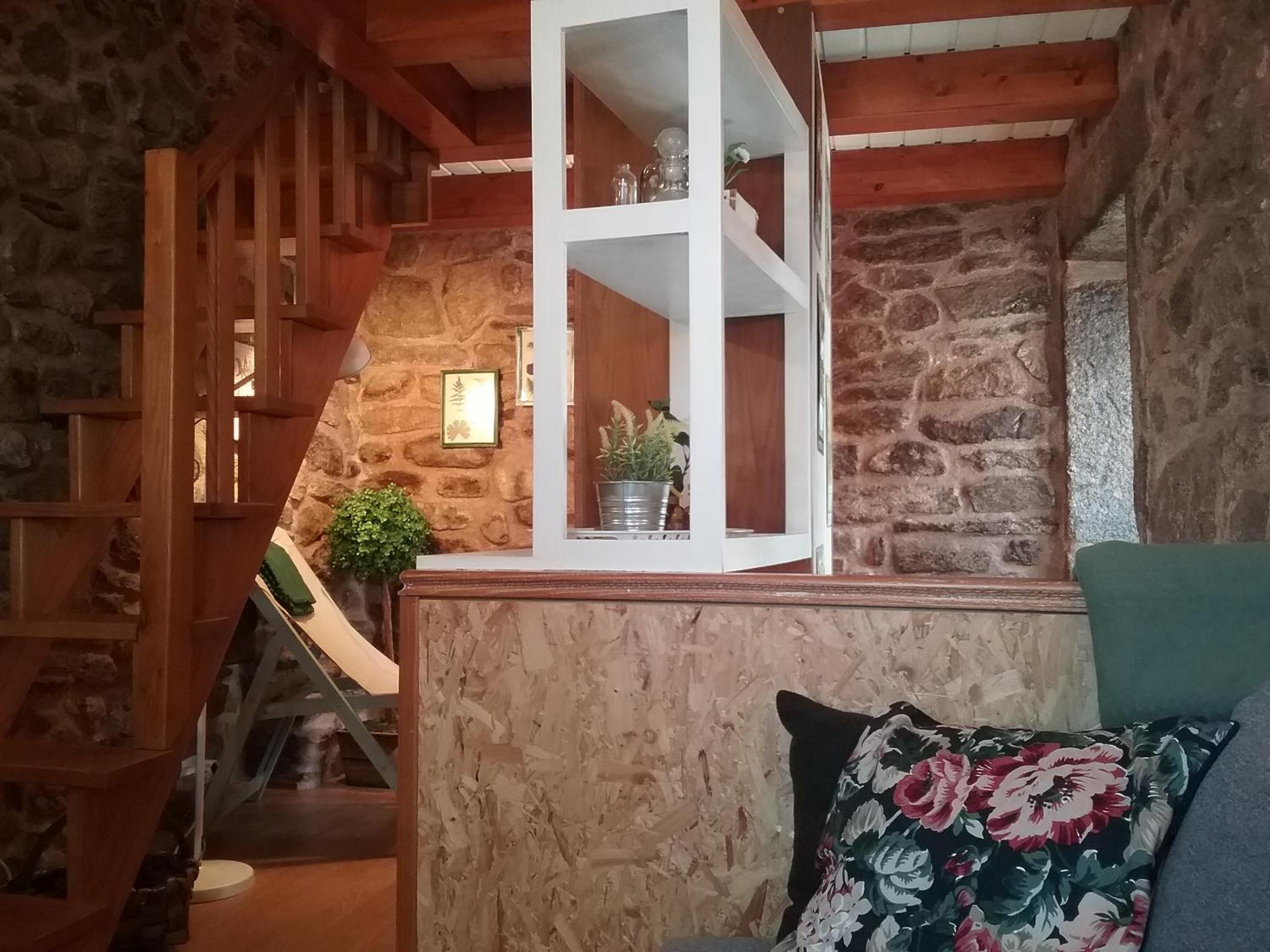 One-Bedroom House - Photo 2